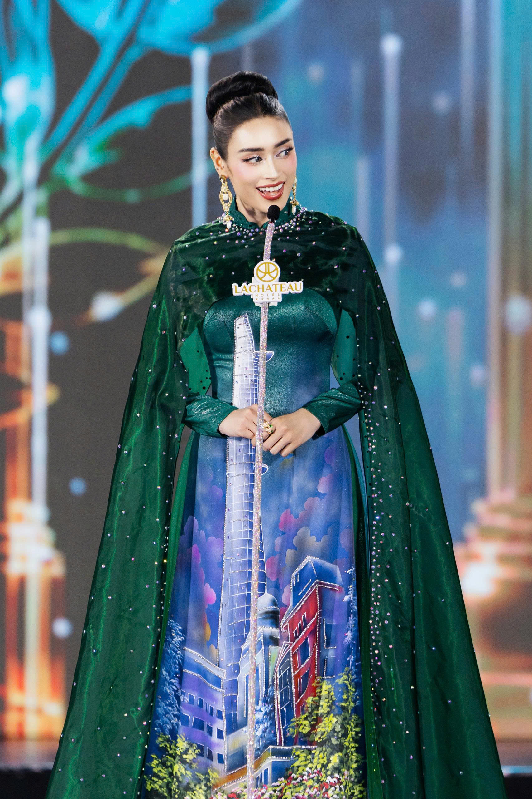 Emoura Phạm đăng quang Miss Grand Vietnam 2026 sau màn trình diễn gây tranh cãi - Ảnh 18.