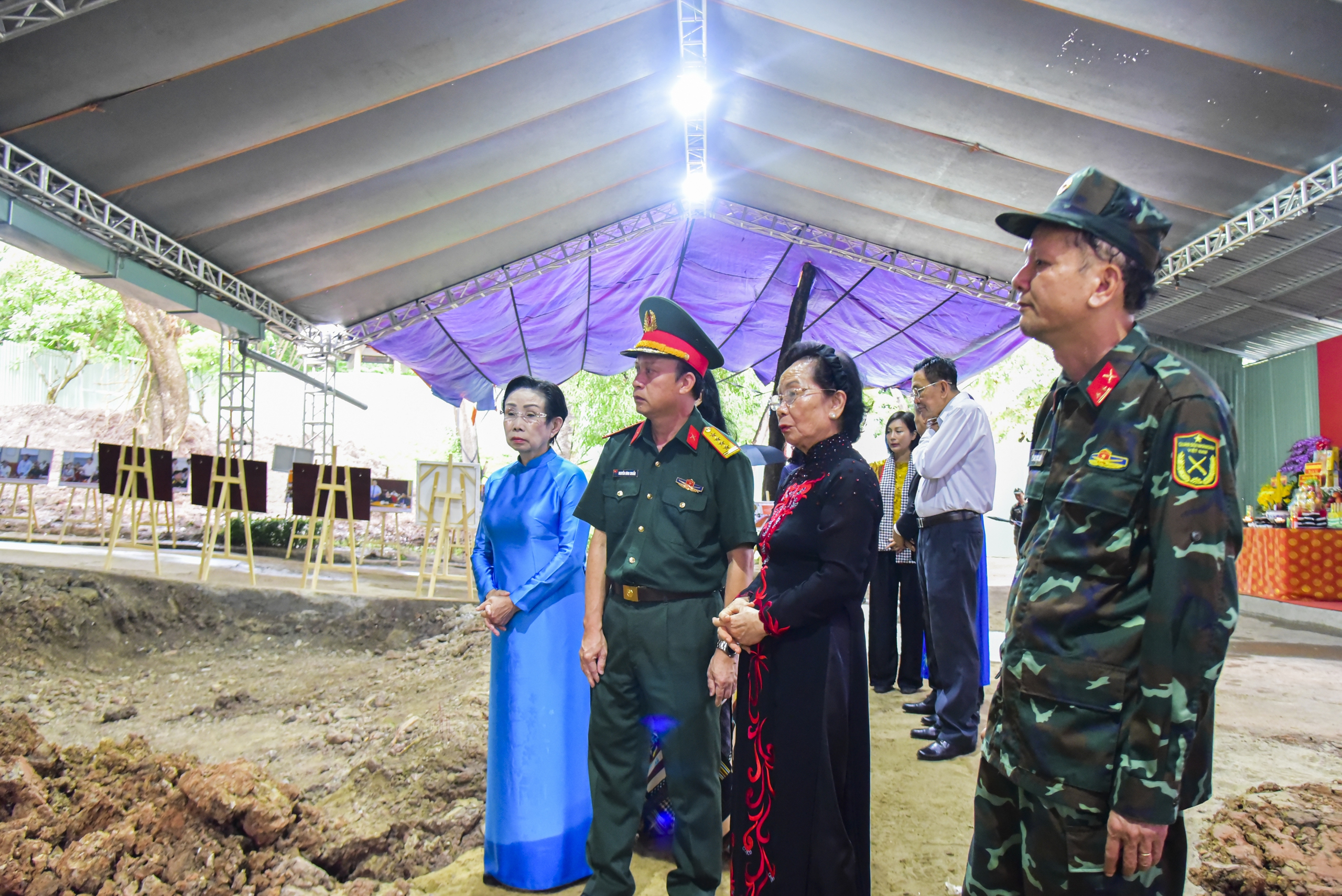 Hết tháng 7, đã tìm thấy được 160 bộ hài cốt liệt sĩ tại công viên Lê Thị Riêng - Ảnh 5.