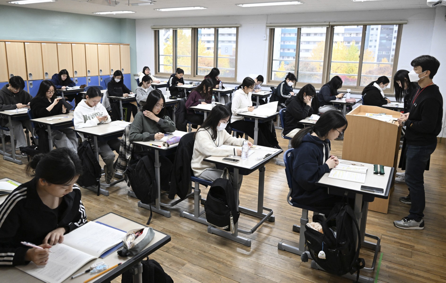 Hàn Quốc đau đầu vì làn sóng sử dụng AI để gian lận thi cử - Ảnh 2.