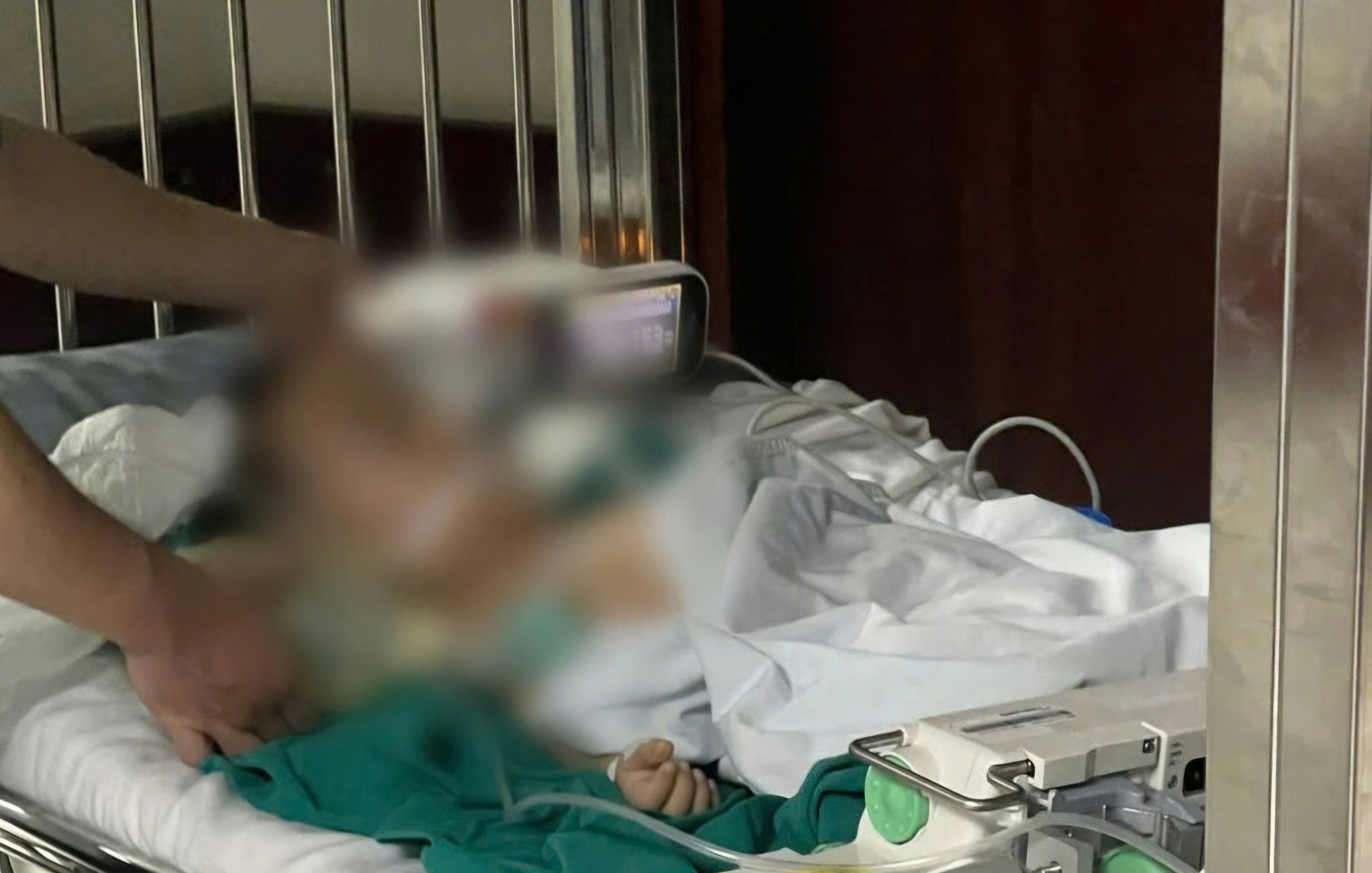 Vụ bé 3 tuổi hôn mê sau buổi học ở Thanh Hóa: Có dấu hiệu cố ý gây thương tích - Ảnh 1.