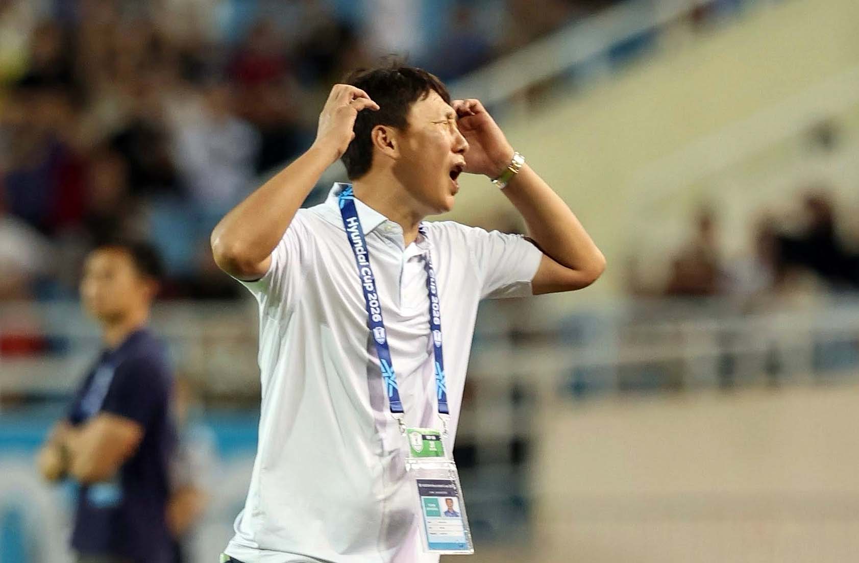 Khi HLV Kim Sang Sik rối - Ảnh 1.