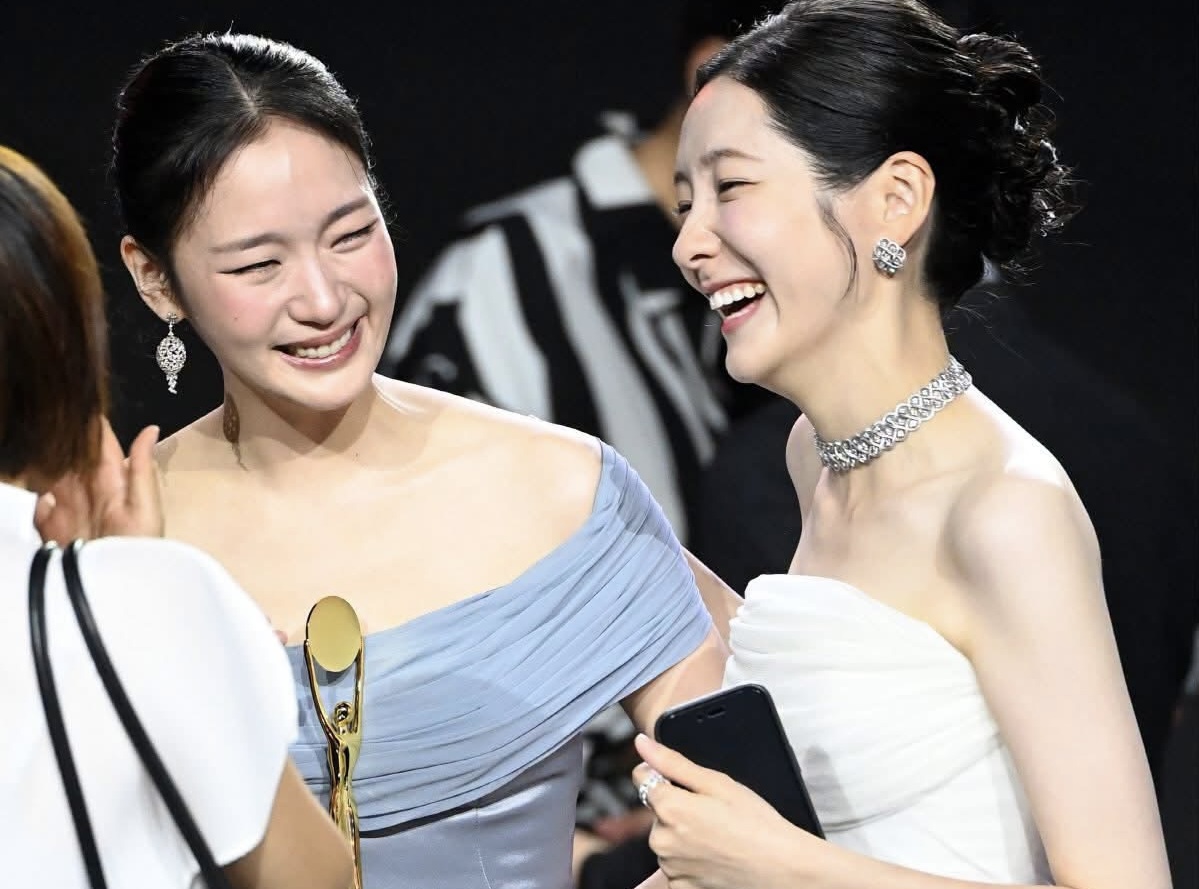 Kim Go Eun thắng giải cao nhất Rồng Xanh 2026 - Ảnh 3.