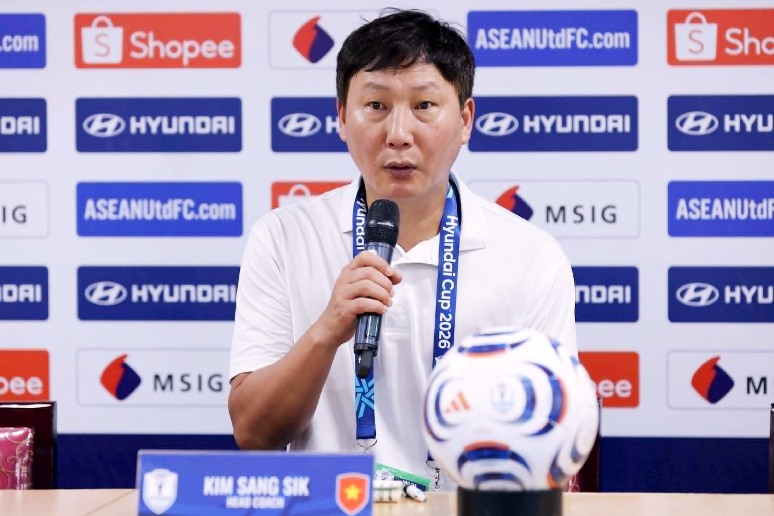 HLV Kim Sang Sik: 'Đình Bắc chưa đạt những gì ban huấn luyện chuẩn bị và kỳ vọng' - Ảnh 2.