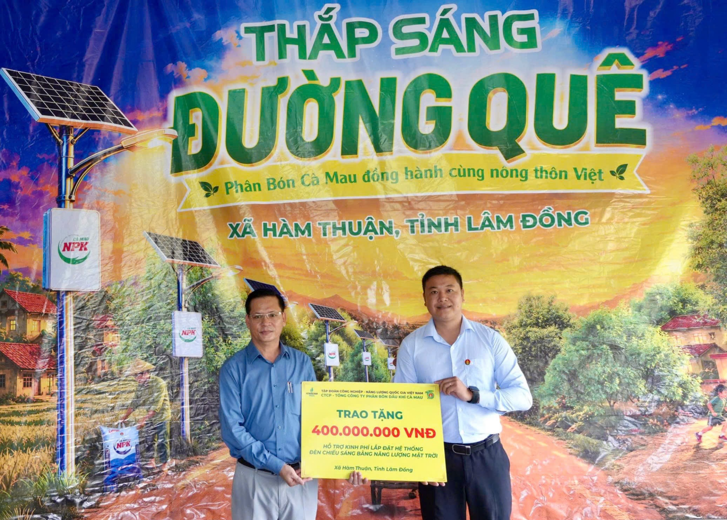 Phân bón Cà Mau khoác ‘áo mới’ cho những con đường quê - Ảnh 3.