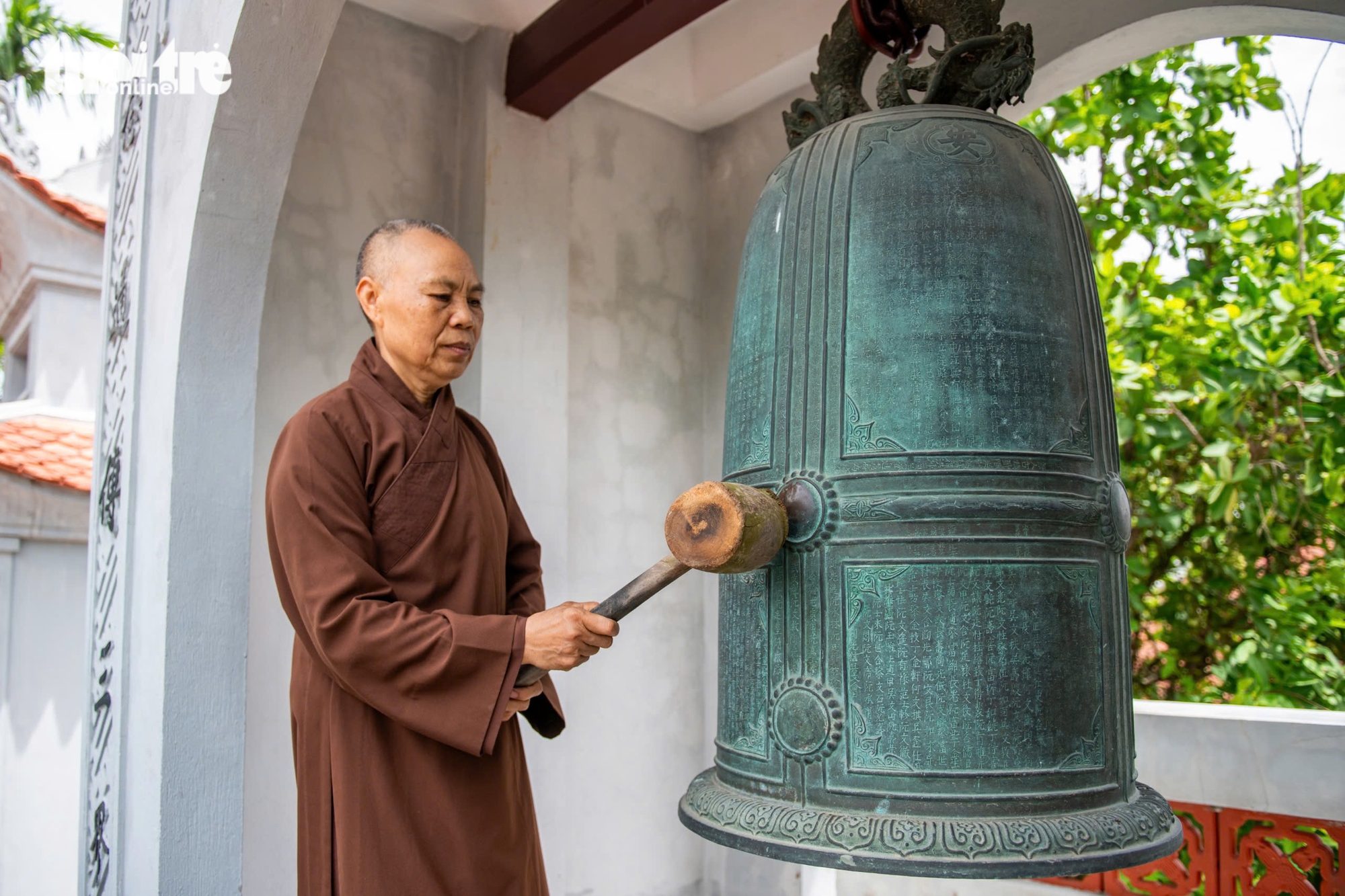 Bảo vật quốc gia lưu giữ câu chuyện miễn sưu thuế ở làng hơn 1.000 năm tuổi tại Hà Nội - Ảnh 1.