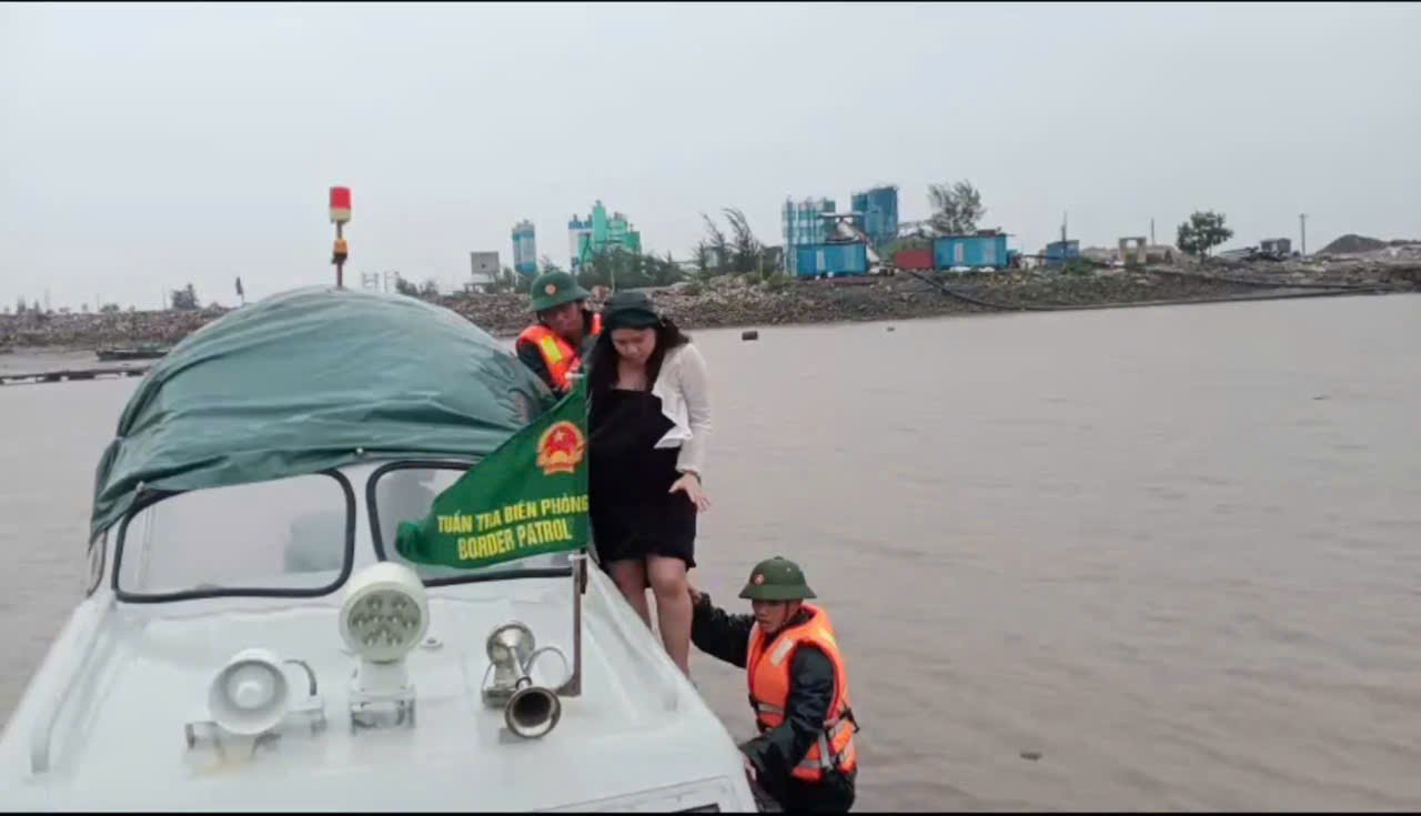 Bão số 1 Maysak gây mưa lớn và gió mạnh tại Bạch Long Vĩ ngày 4 - 7 - 2026 - Ảnh 7.
