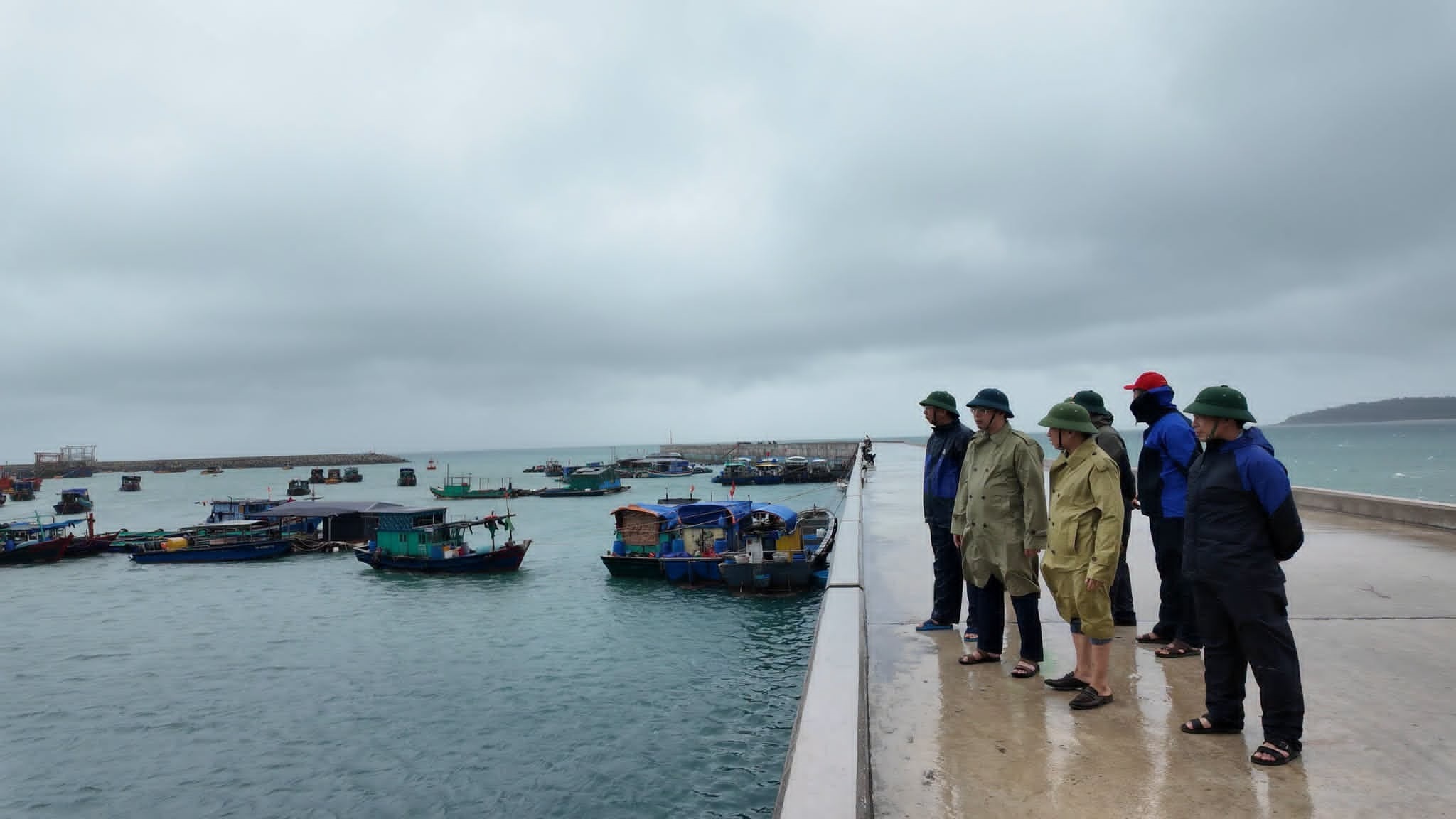 Bão số 1 Maysak gây mưa lớn và gió mạnh tại Bạch Long Vĩ ngày 4 - 7 - 2026 - Ảnh 2.