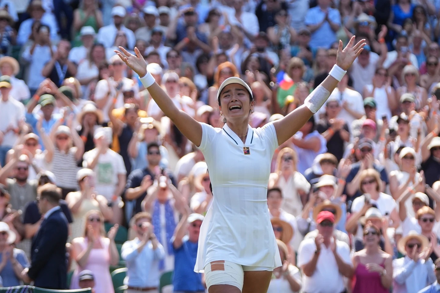 Tay vợt nữ Philippines tạo nên địa chấn tại Wimbledon 2026 - Ảnh 1.