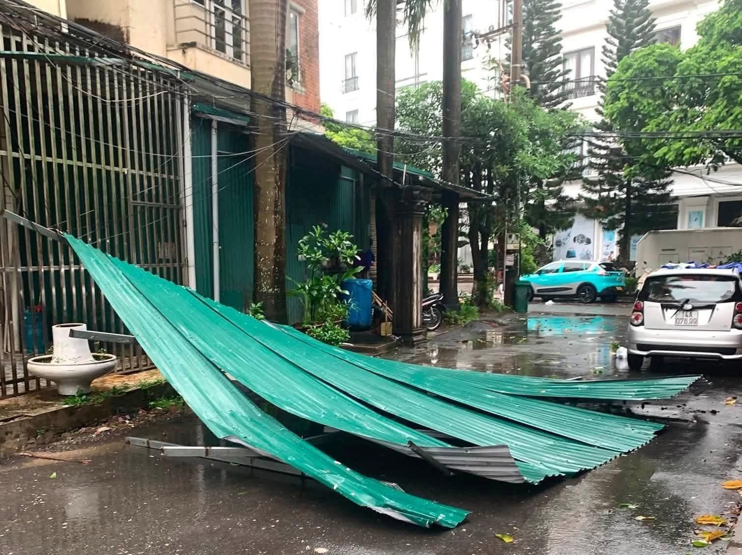 Bão số 1 gây thiệt hại tại Móng Cái , Quảng Ninh ngày 4 - 7 - 2026 - Ảnh 1.