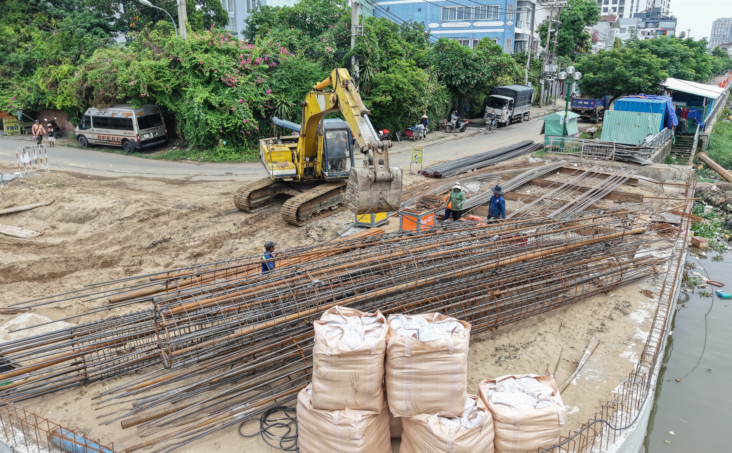 Hiện trạng dự án bờ Bắc kênh Đôi sau gần một năm khởi công - Ảnh 17.