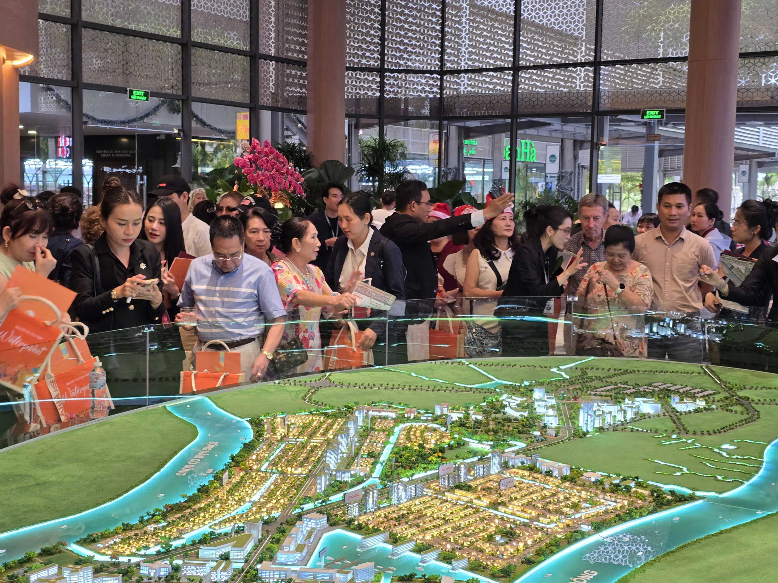 Muốn miễn thuế khi bán nhà đất duy nhất phải sở hữu đủ 183 ngày - Ảnh 1.