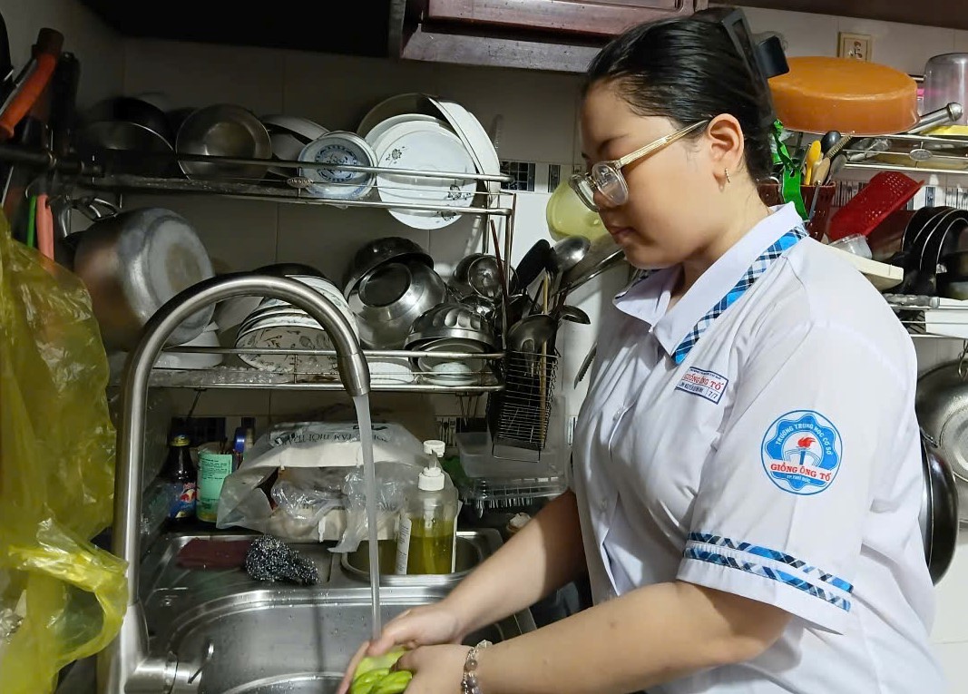HỌC BỔNG CHẮP CÁNH ƯỚC MƠ: Nghị lực của cô học trò
