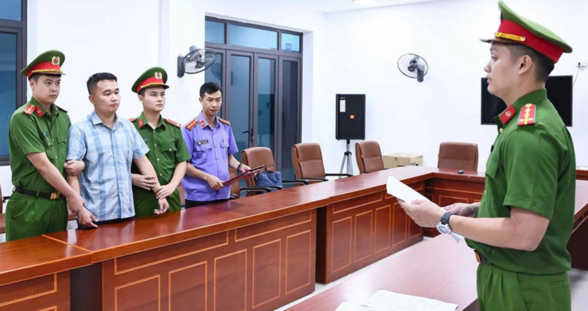 Phê chuẩn bắt khẩn cấp giáo viên Trường THPT chuyên Tuyên Quang trong vụ 140 điểm 10 toán tốt nghiệp - Ảnh 1.