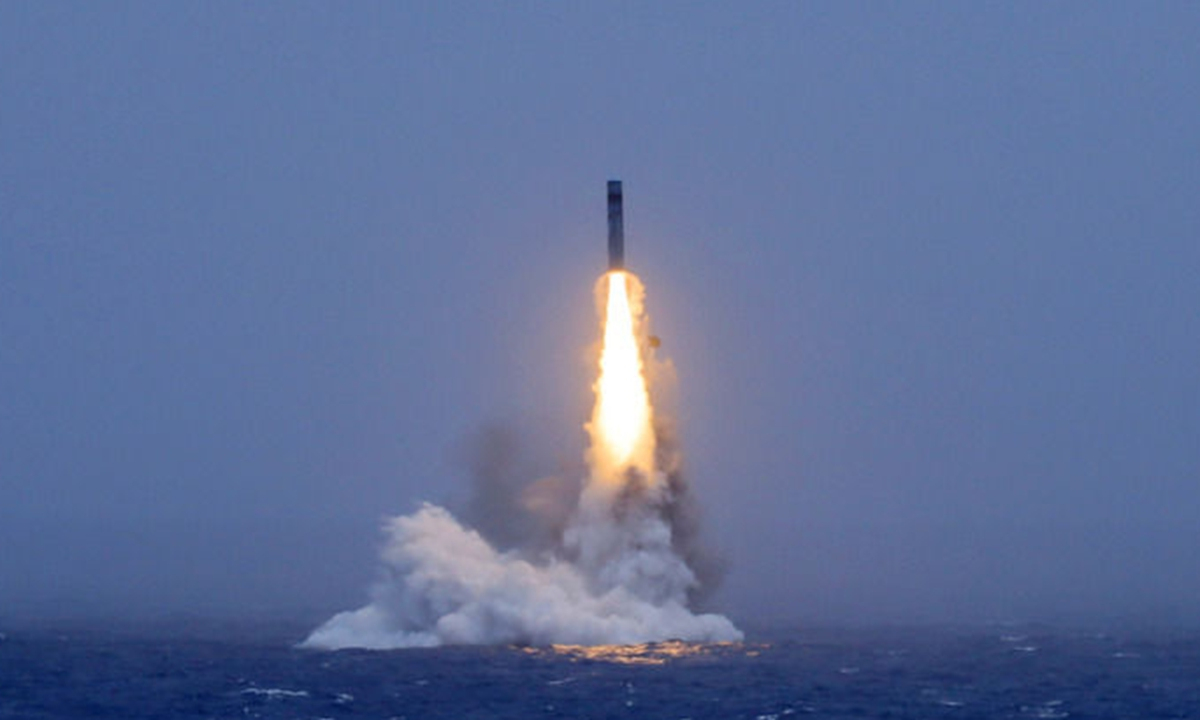 Trung Quốc yêu cầu các bên không diễn giải việc phóng thử ICBM - Ảnh 1.