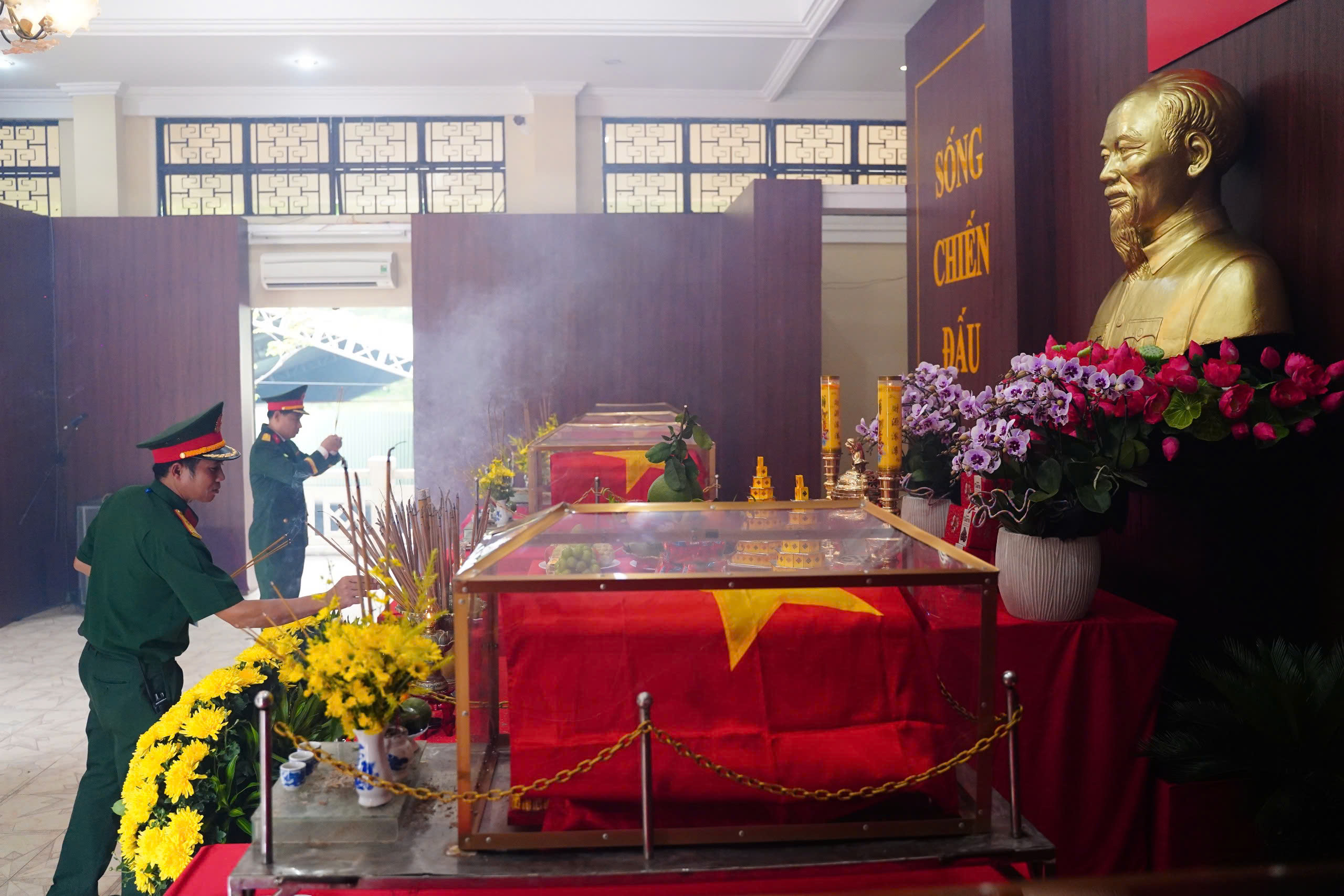 Tìm được 9 bộ hài cốt ở công viên Lê Thị Riêng, rõ thông tin nhất là liệt sĩ Huỳnh Văn Quên - Ảnh 1.