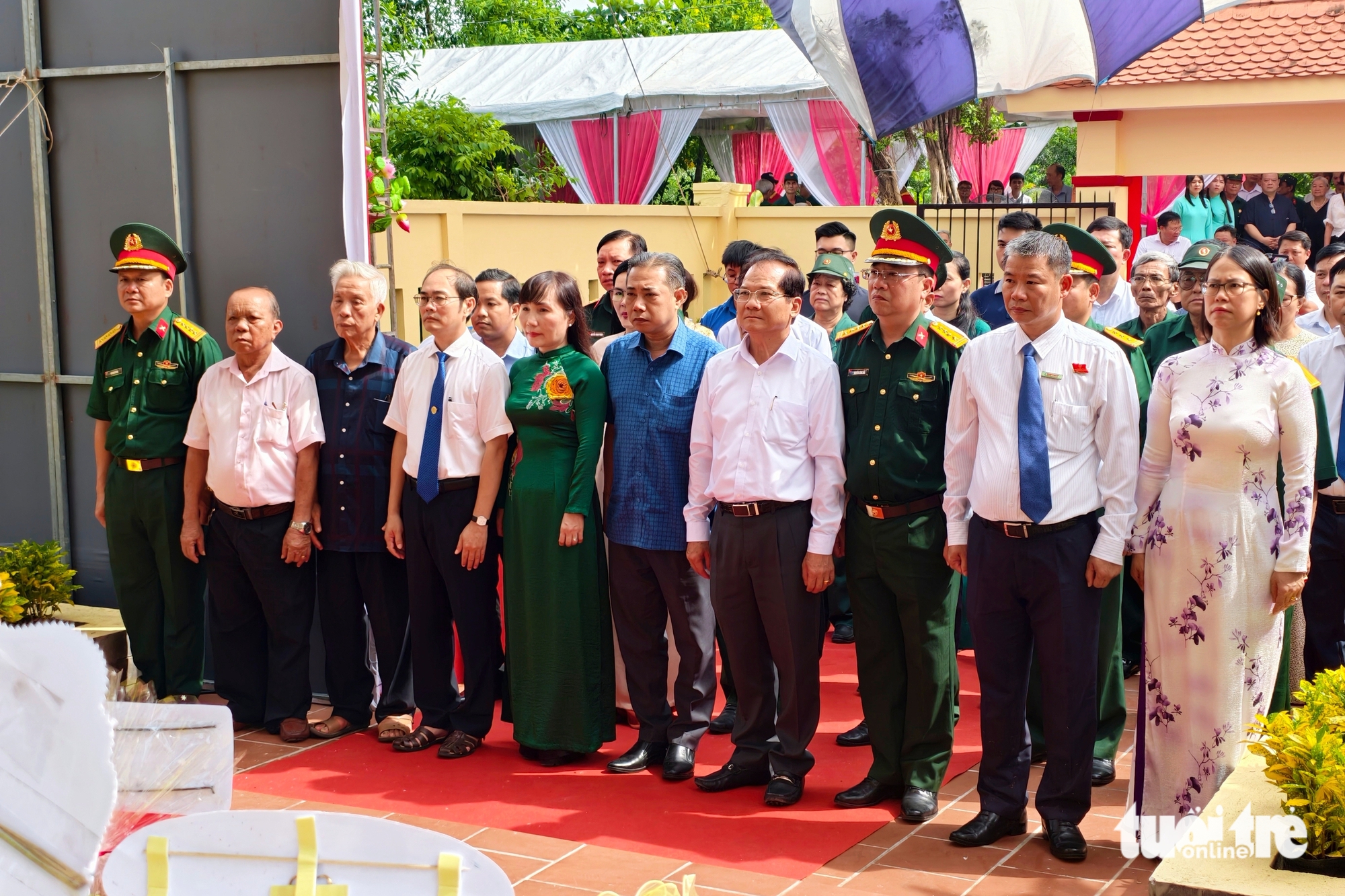 Xúc động trước hàng ghế tri ân tại lễ giỗ bộ đội An Điền ở xã Vĩnh Lộc, TP.HCM - Ảnh 3.