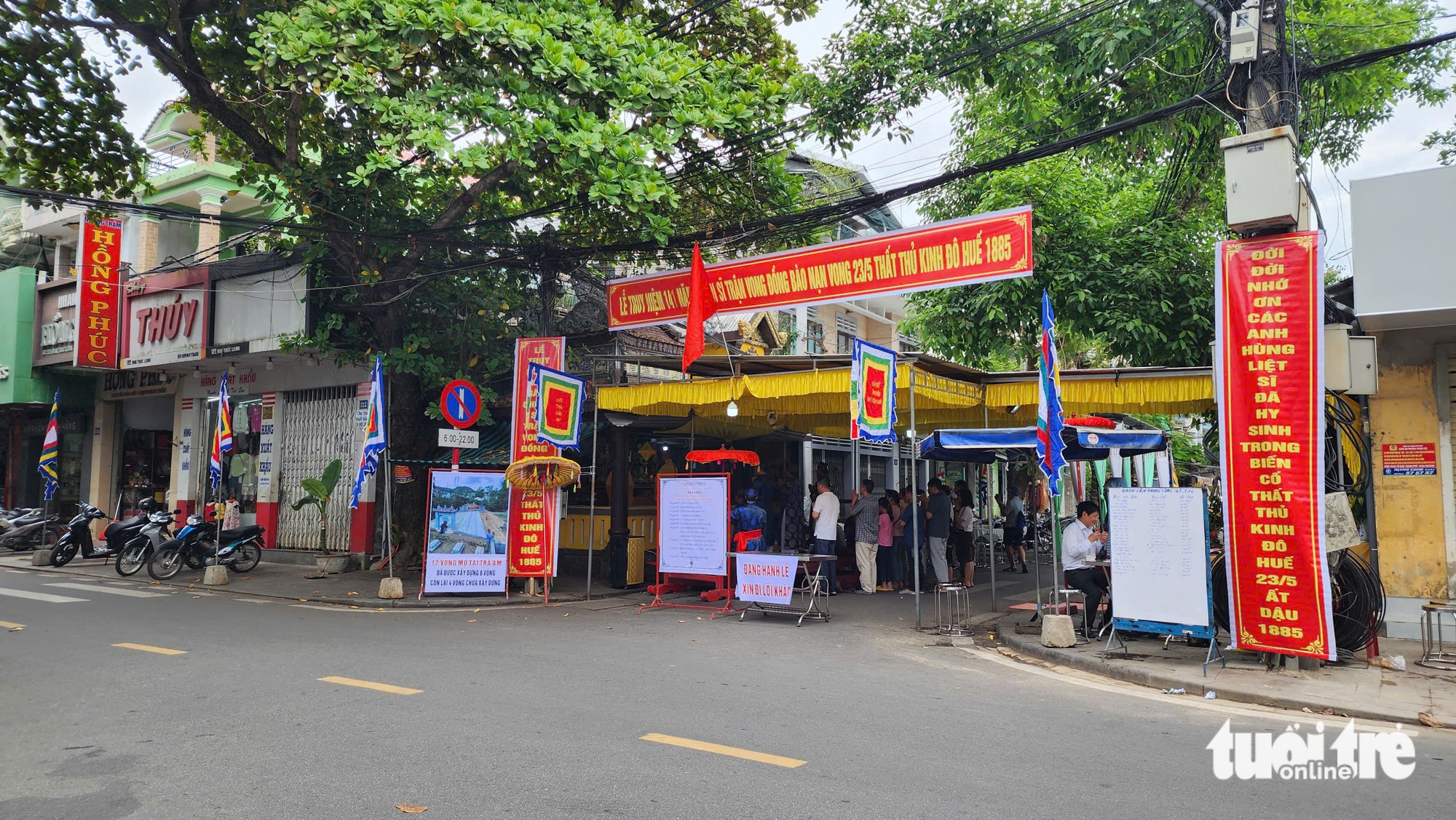 Ngày giỗ chung đặc biệt của người dân xứ Huế - Ảnh 4.