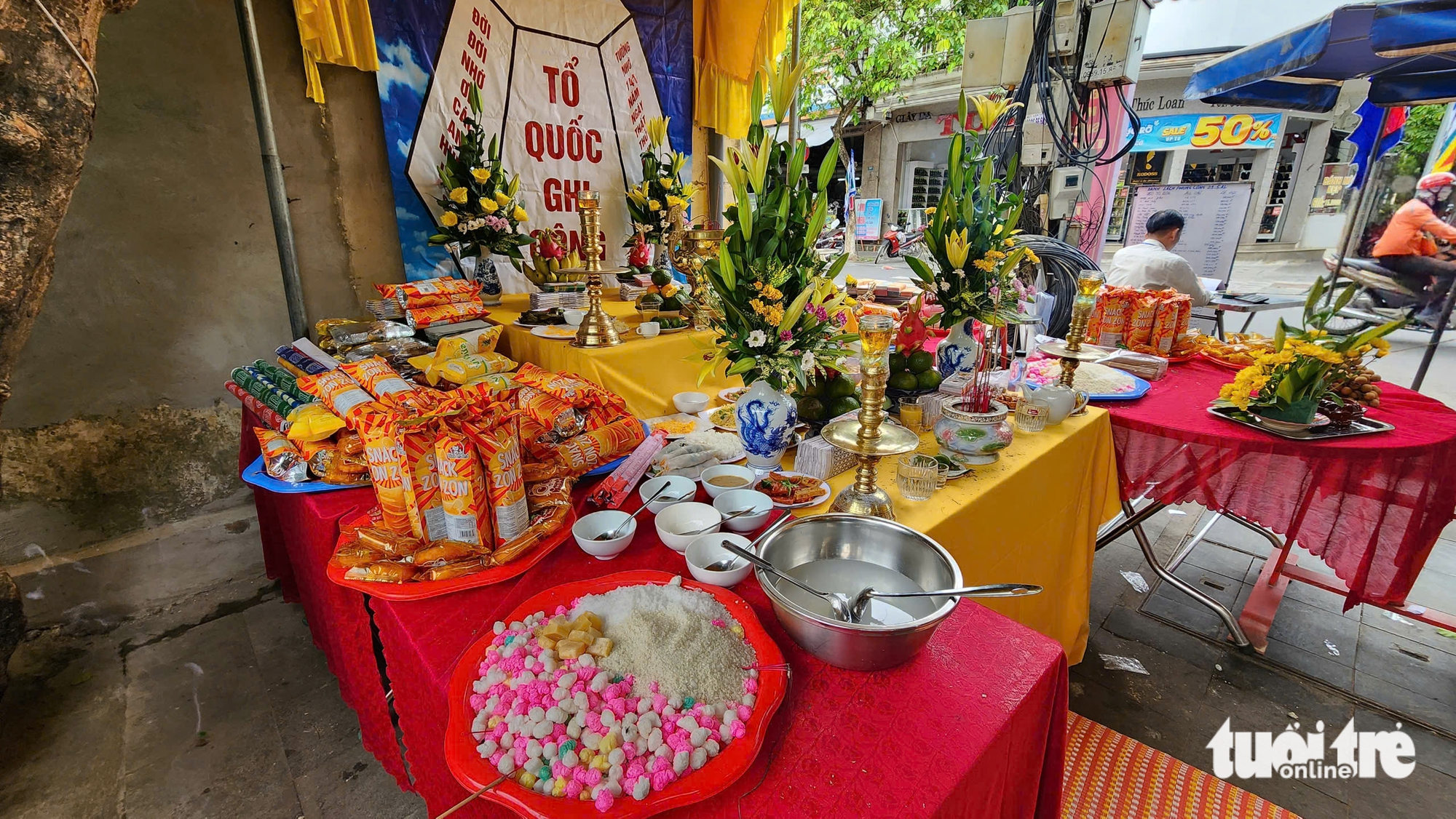 Ngày giỗ chung đặc biệt của người dân xứ Huế - Ảnh 5.