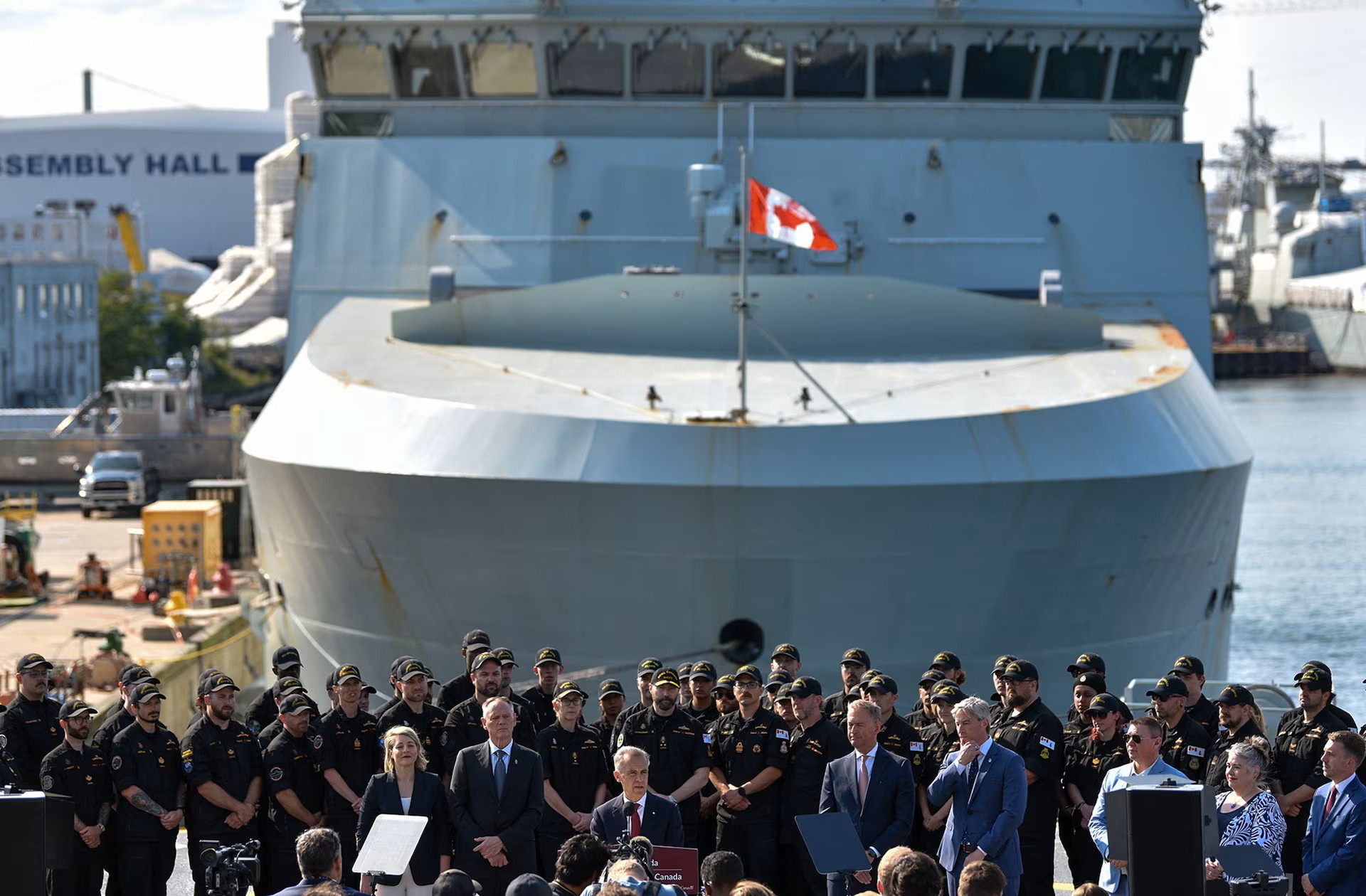 Canada ký hợp đồng tàu ngầm 'lớn nhất lịch sử' với công ty Đức - Ảnh 1.