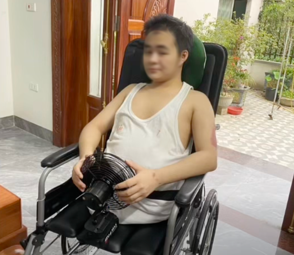 Từ cửa tử trở về, nghị lực của chàng trai mất nửa người khiến bác sĩ cảm phục - Ảnh 4.