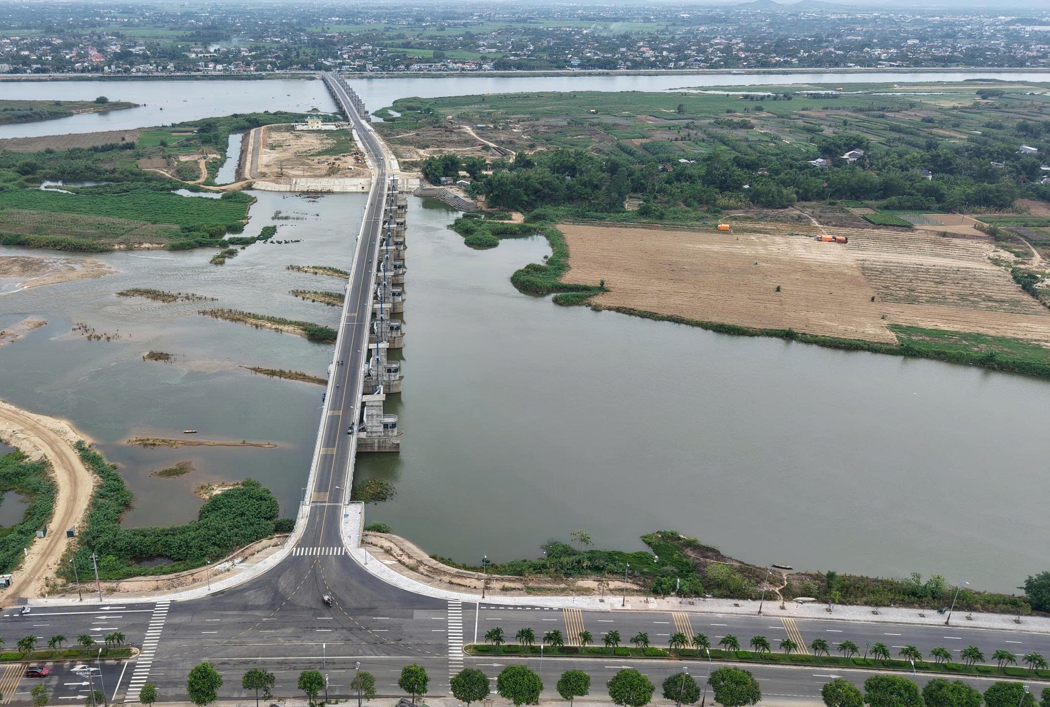 Đập dâng tích nước, sông Trà Khúc sắp khoác diện mạo mới cho đô thị Quảng Ngãi - Ảnh 3.
