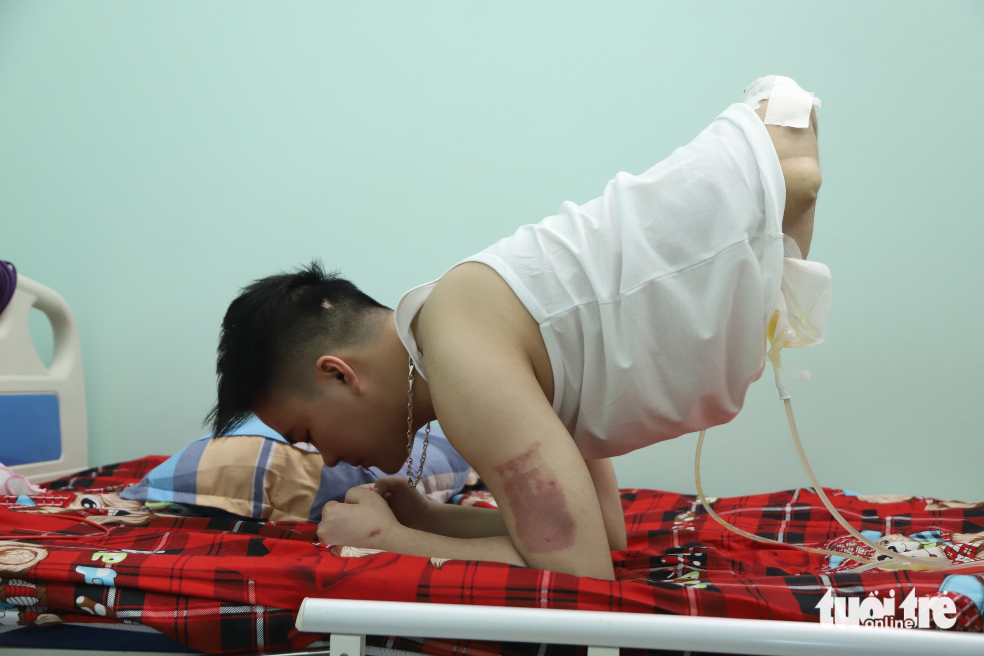 Câu chuyện truyền cảm hứng của chàng trai mất nửa người ở tuổi 17: 'Mẹ là động lực lớn nhất của con' - Ảnh 7.