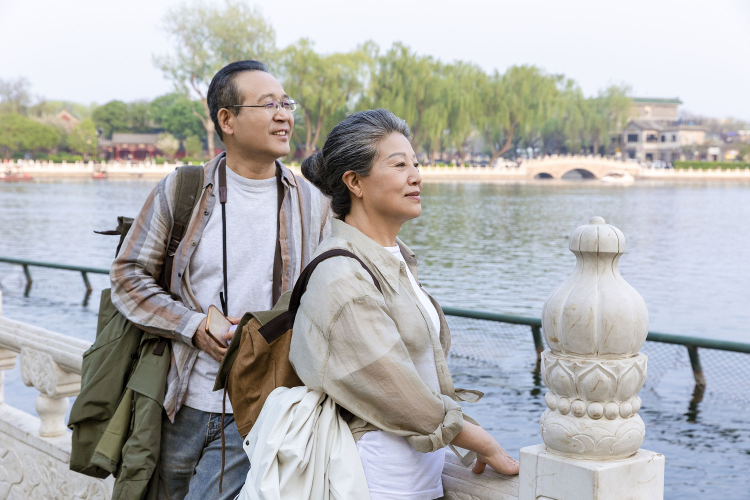 Trung Quốc: Các tỉnh thành chuyển từ 'giành' người trẻ sang thu hút người già - Ảnh 2.