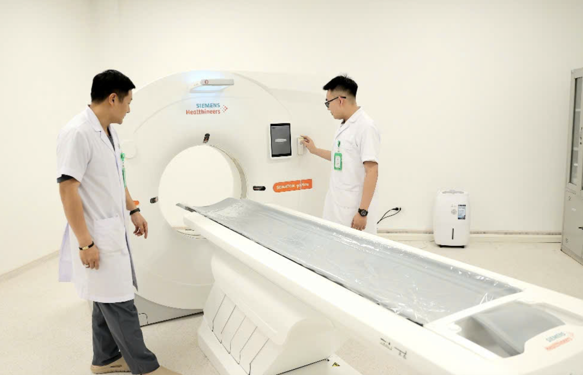 Bệnh viện Hữu nghị Việt Đức mới đi vào hoạt động: Cơ hội giảm tải bệnh viện tuyến đầu? - Ảnh 1.