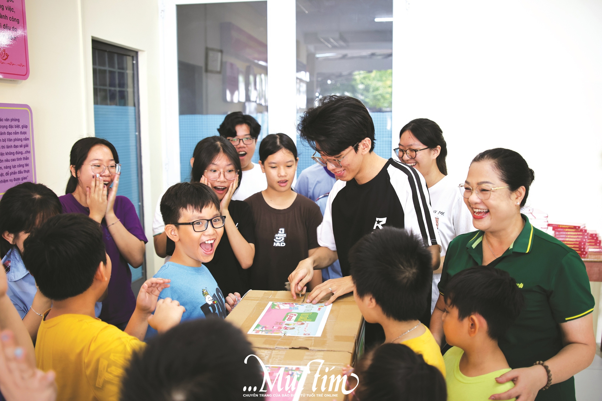 Tặng một cuốn s&aacute;ch, g&oacute;p bao niềm vui - Ảnh 1.