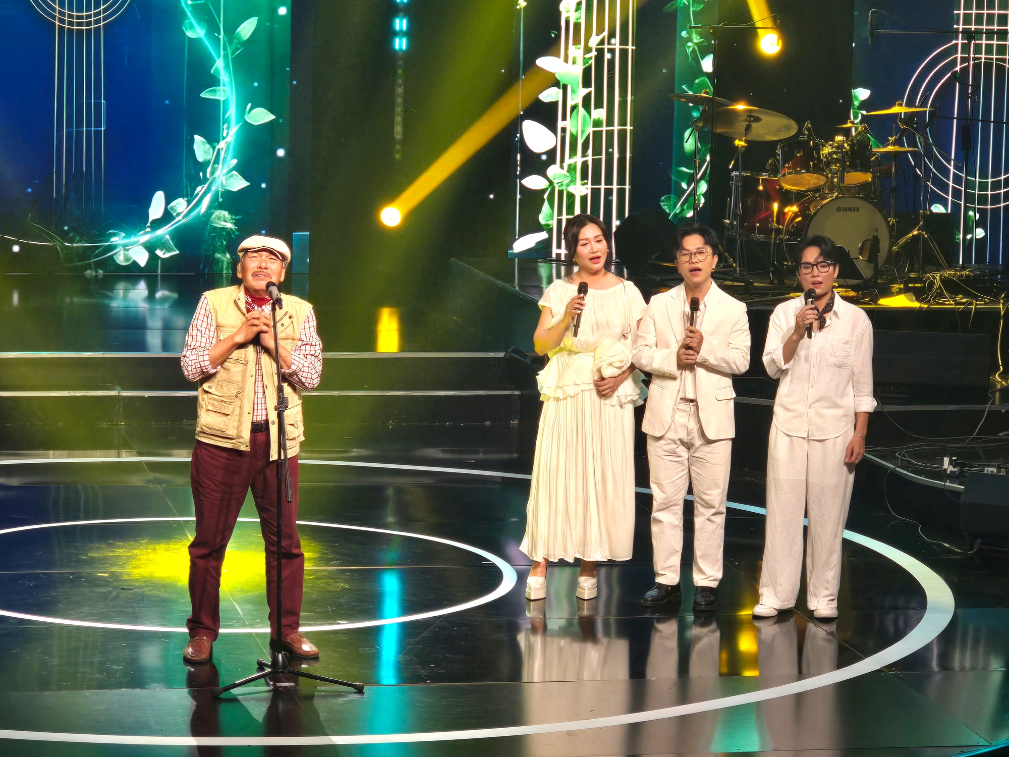 Sắc màu Trần Tiến và 'Chạm vào cơn mưa' lên sóng HTV9 - Ảnh 3.