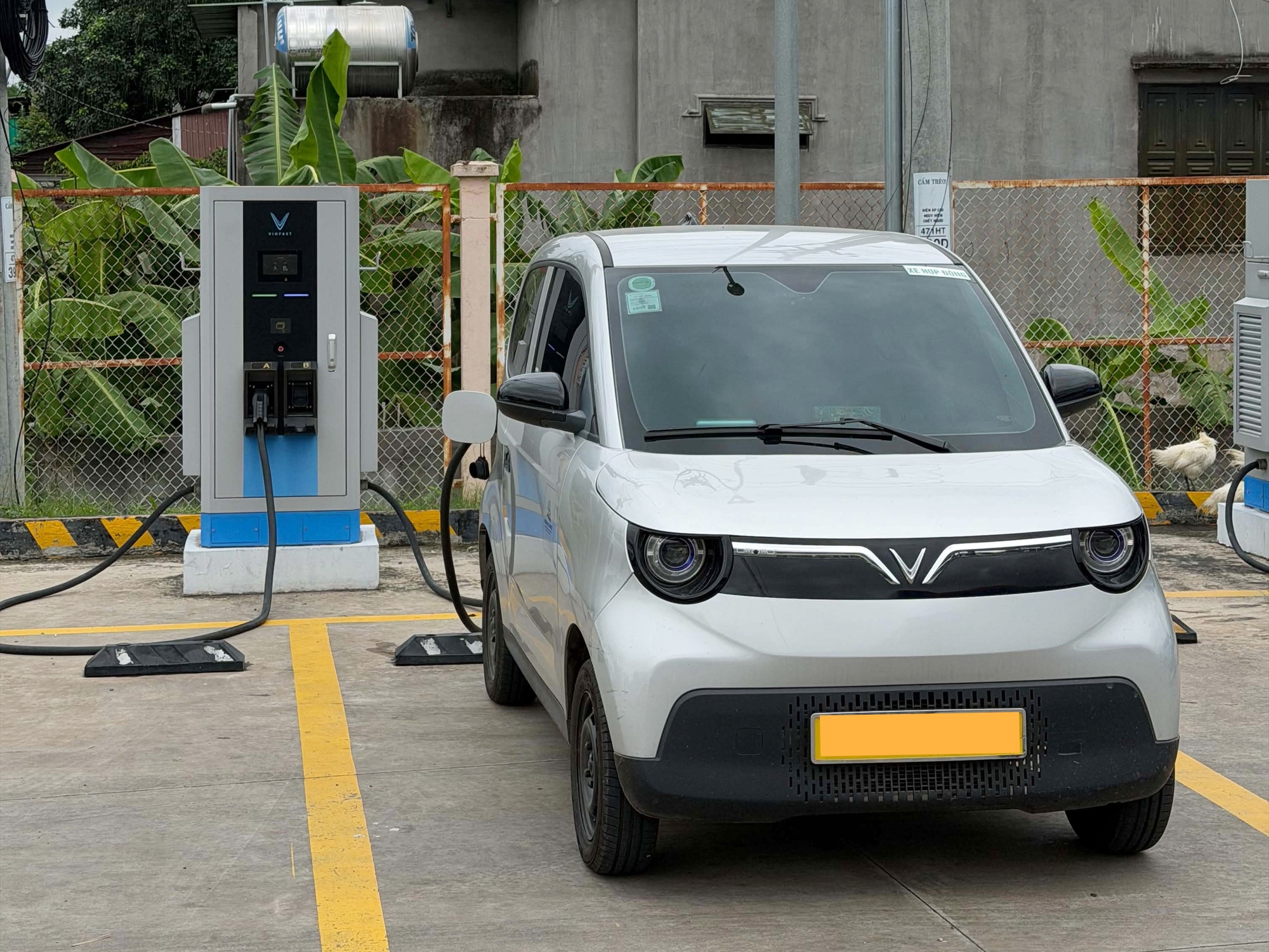 VinFast Minio Green chạy TP.HCM-Đà Lạt: 'Đi xa lộ giới hạn, chạy đô thị vô tư, người gần 1m8 vẫn thoải mái' - Ảnh 7.
