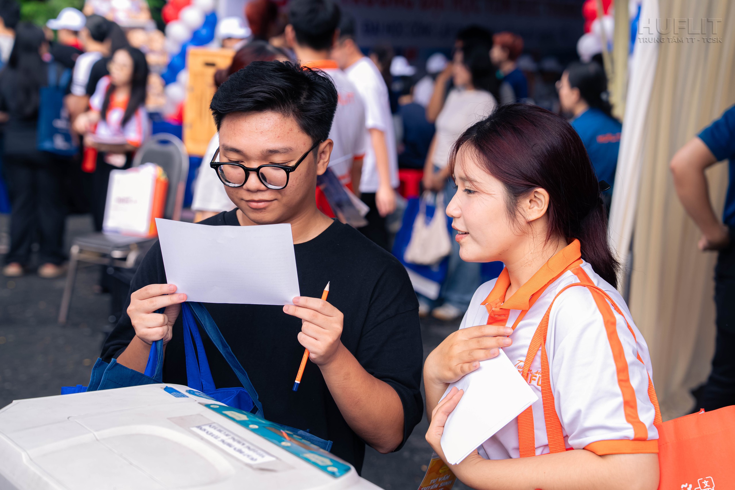 Điểm sàn Trường đại học Tài nguyên và Môi trường TP.HCM, HUFLIT - Ảnh 1.