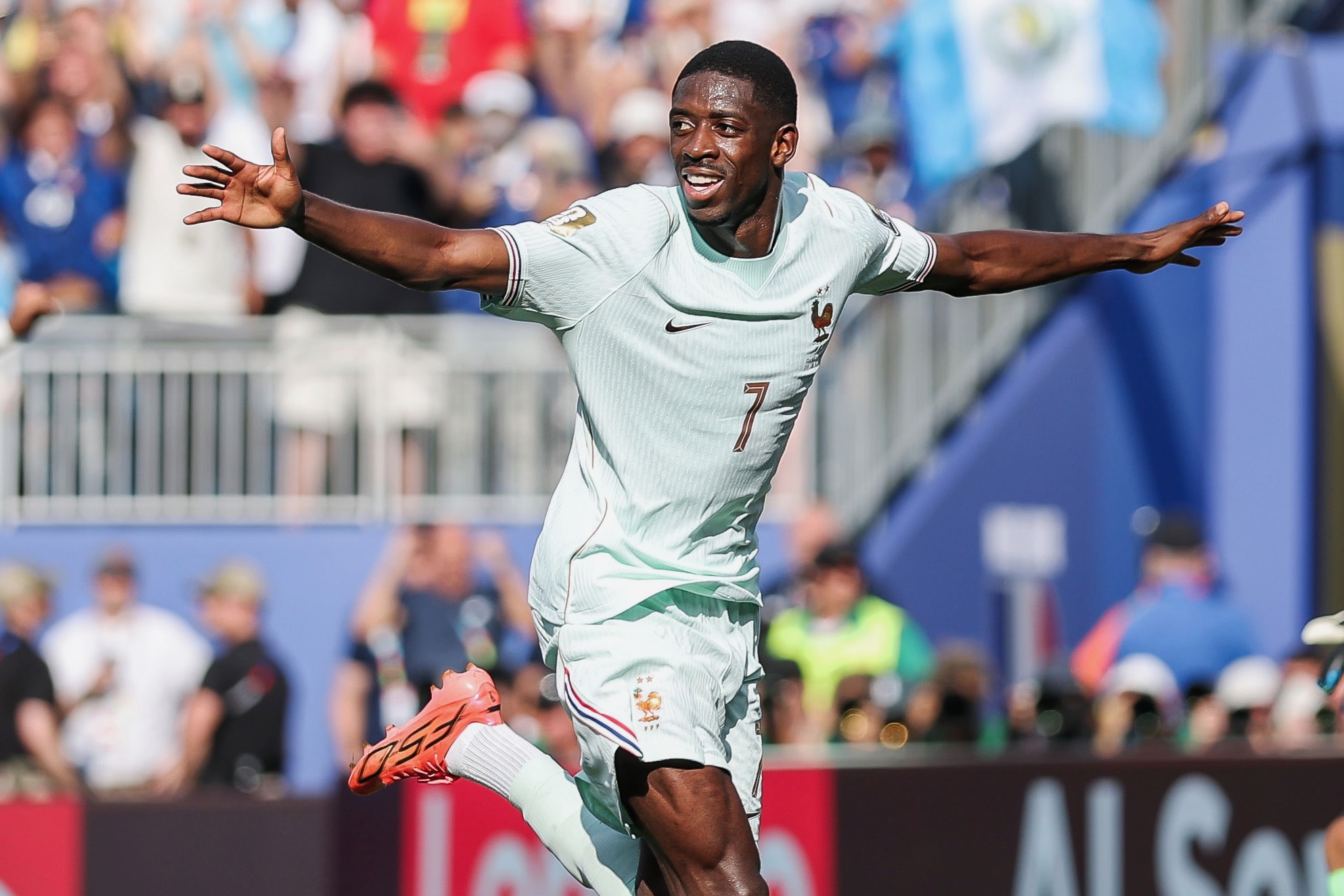 Chuyên gia Cedric Rogers: 'Pháp sẽ còn hay hơn nữa, tôi dự vào đến chung kết World Cup 2026' - Ảnh 1.