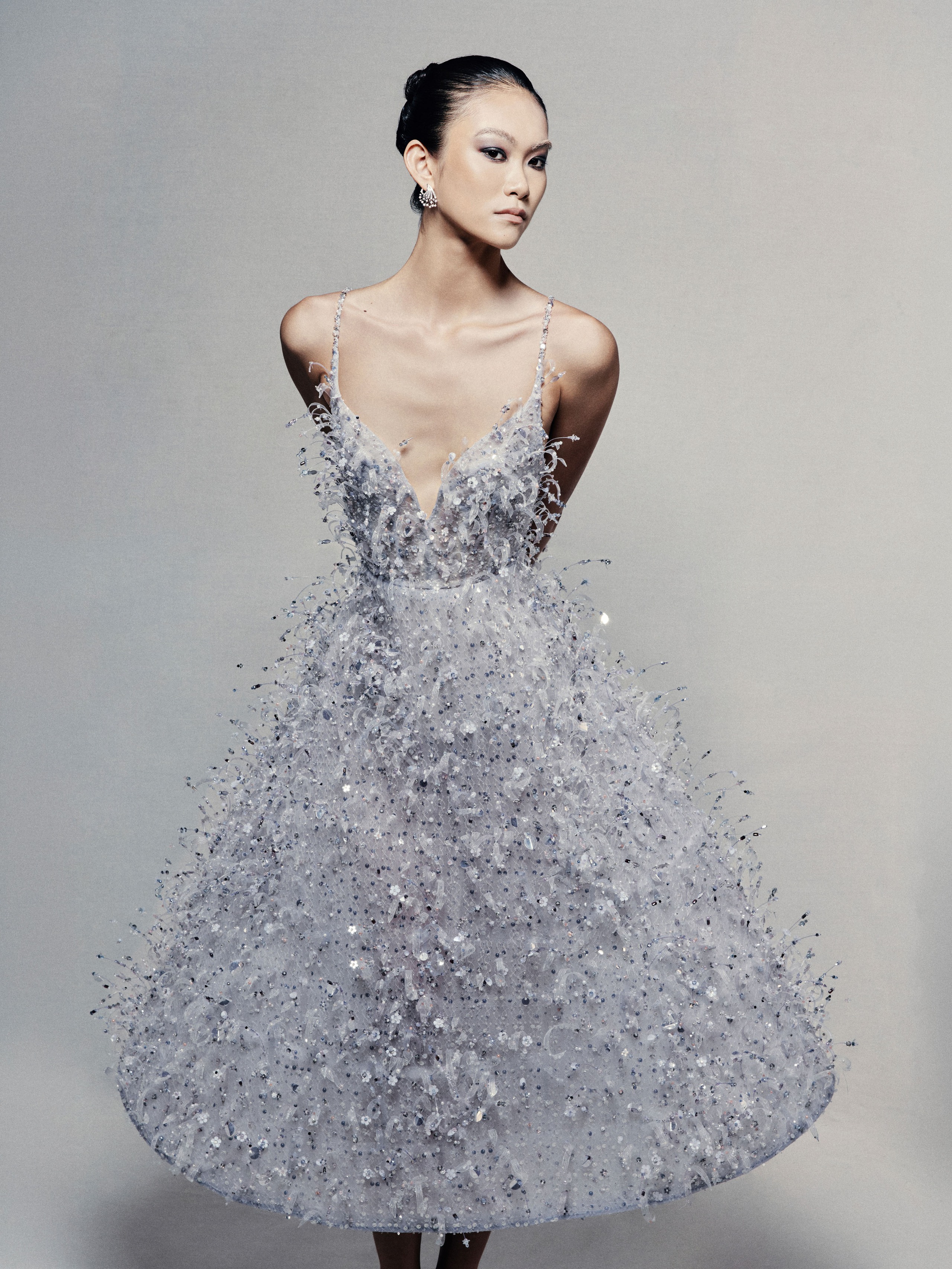 Phan Huy biến thị lực không hoàn hảo thành cảm hứng cho bộ sưu tập couture mới - Ảnh 4.