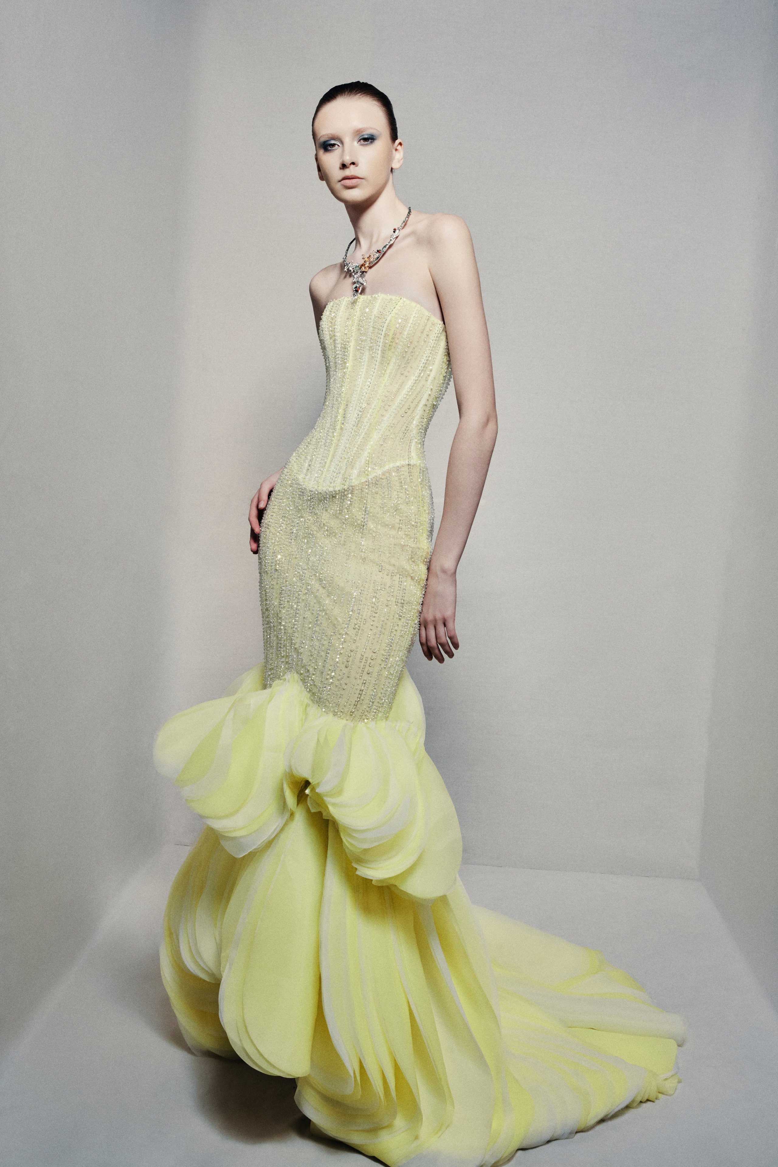 Phan Huy biến thị lực không hoàn hảo thành cảm hứng cho bộ sưu tập couture mới - Ảnh 19.