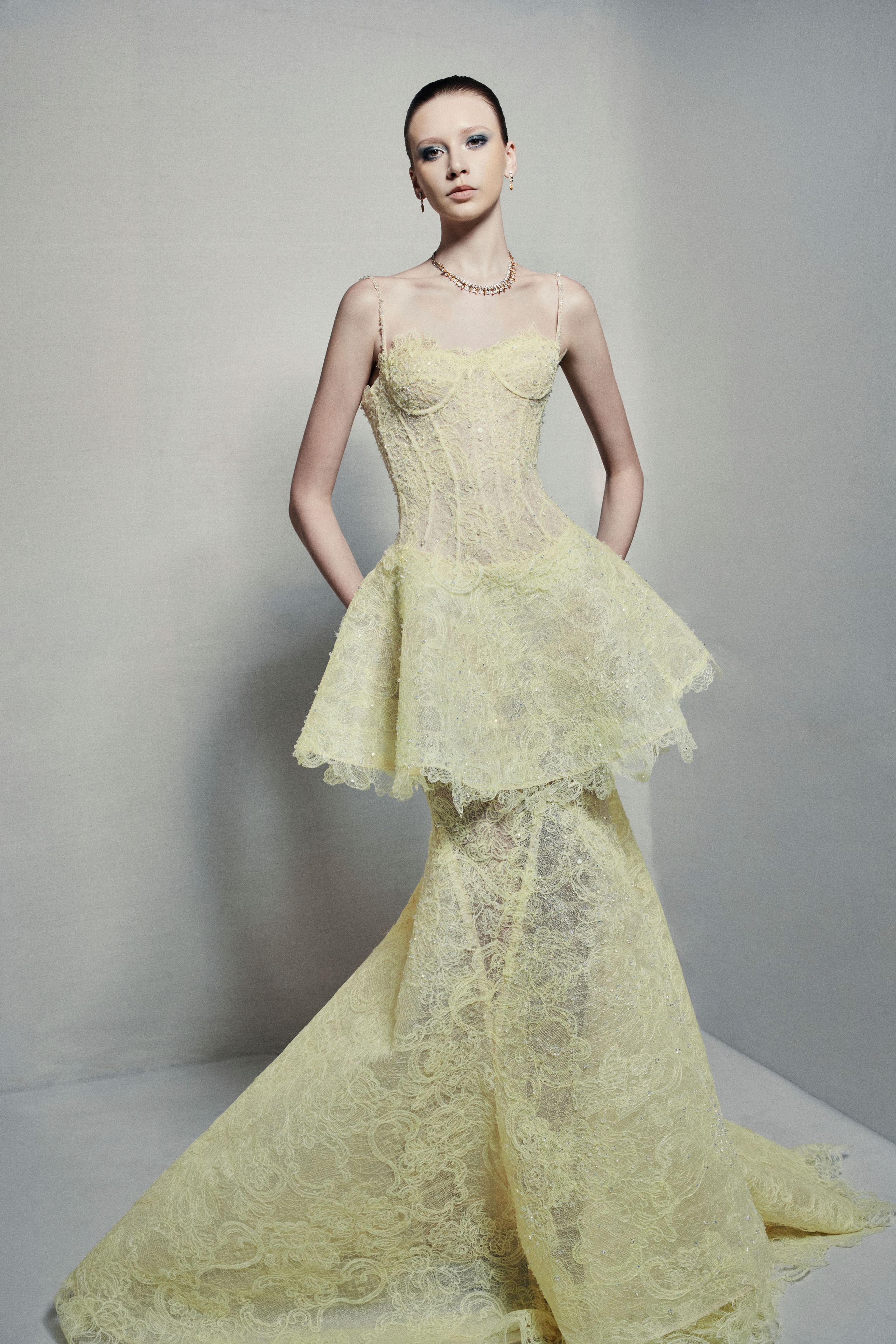 Phan Huy biến thị lực không hoàn hảo thành cảm hứng cho bộ sưu tập couture mới - Ảnh 18.