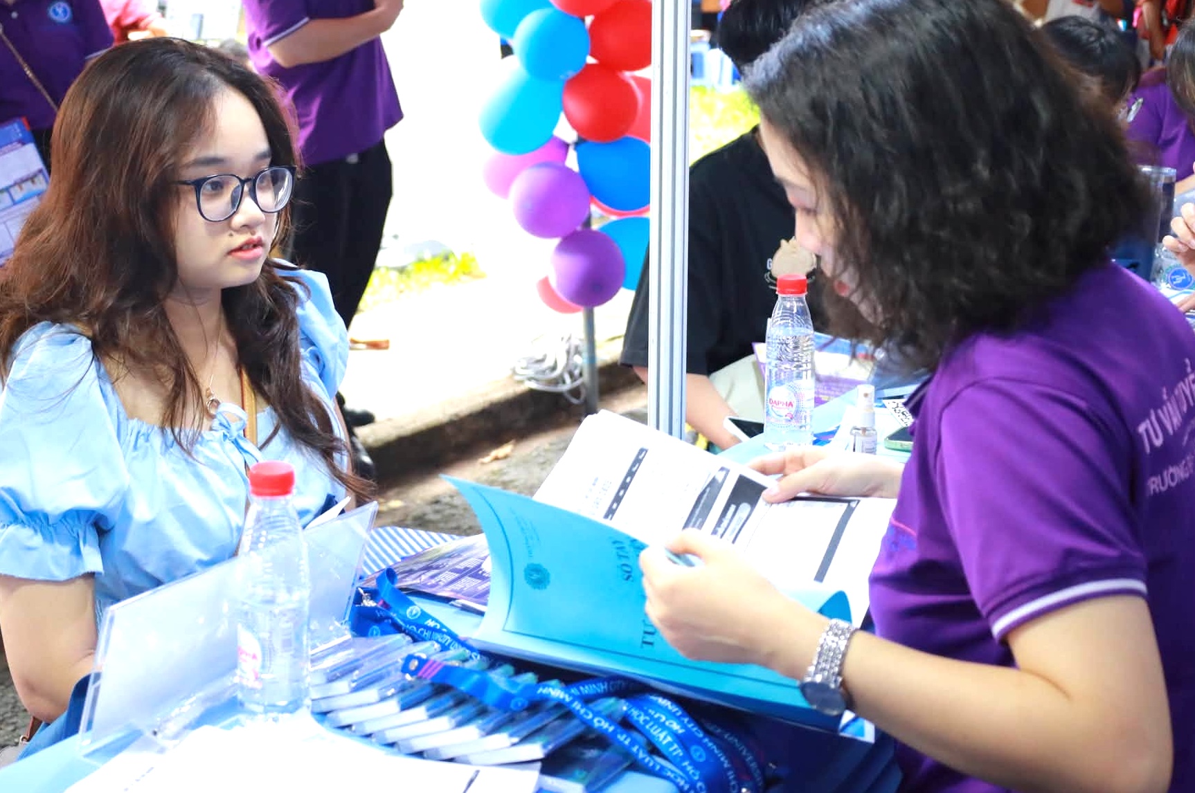 Trường đại học Luật TP.HCM công bố điểm sàn 4 phương thức xét tuyển sau quy đổi - Ảnh 1.