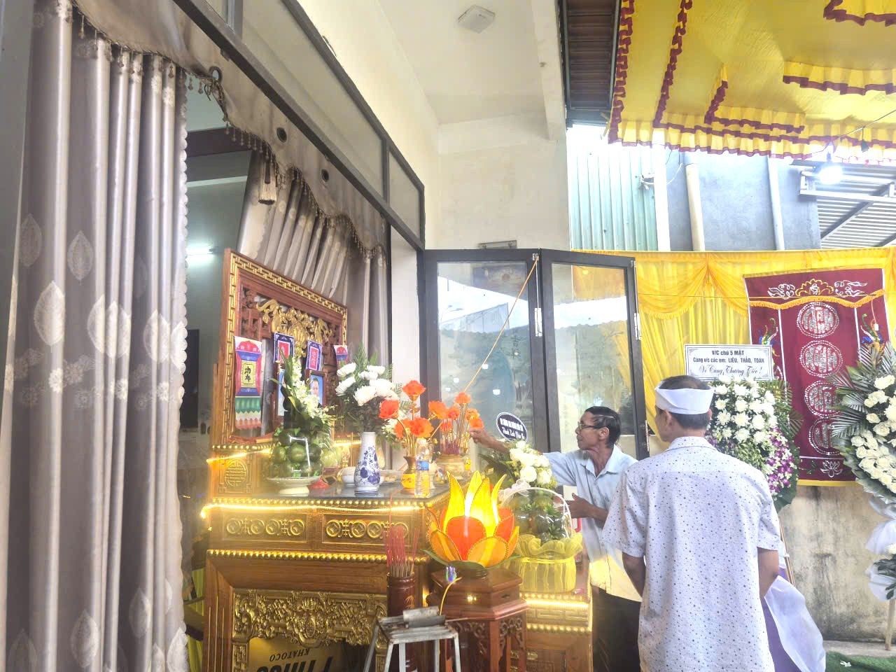 Vợ cứu chồng, cả hai cùng bị điện giật chết thương tâm: 'Mong ba bà cháu được giúp đỡ' - Ảnh 2.