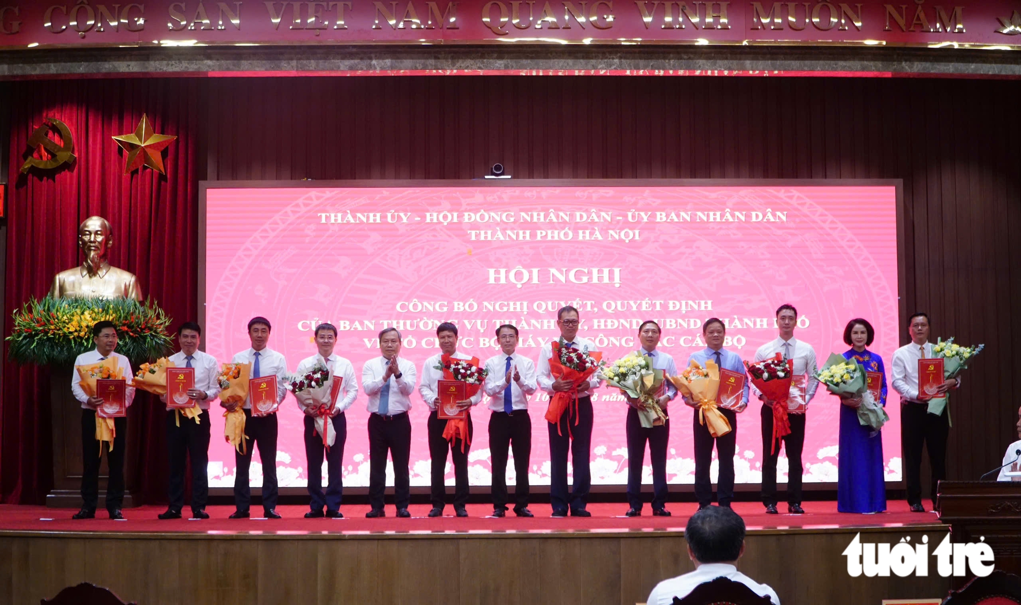 Hà Nội bổ nhiệm loạt cán bộ, ông Nguyễn Phi Thường thôi làm Giám đốc Sở Xây dựng - Ảnh 2.