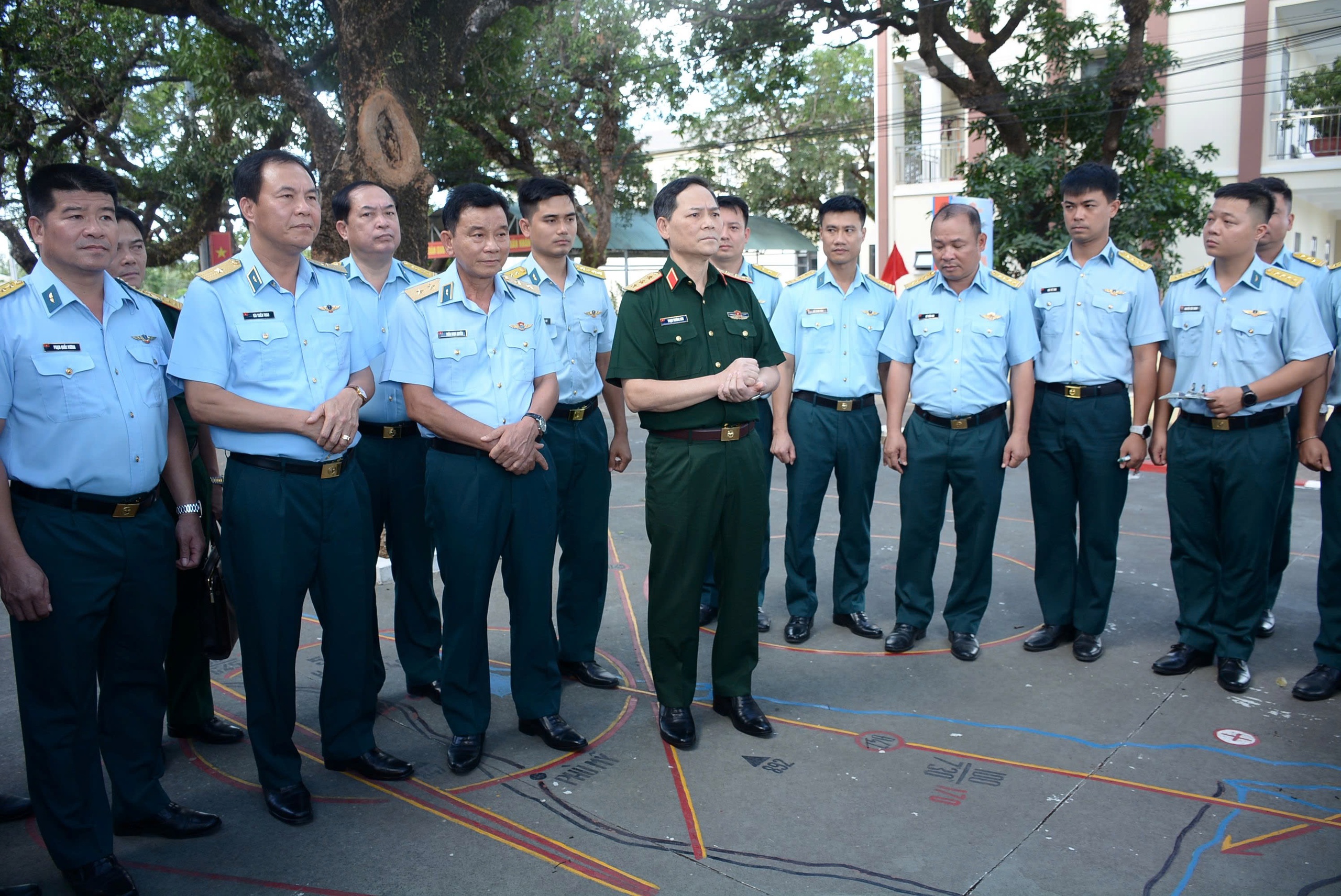 Trực thăng, tiêm kích của Quân chủng Phòng không - Không quân diễn tập bắn, ném bom đạn thật - Ảnh 3.