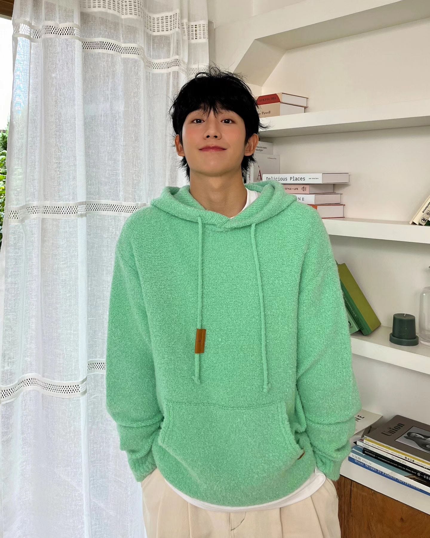 Phong cách 'em trai quốc dân' Jung Hae In - Ảnh 5.