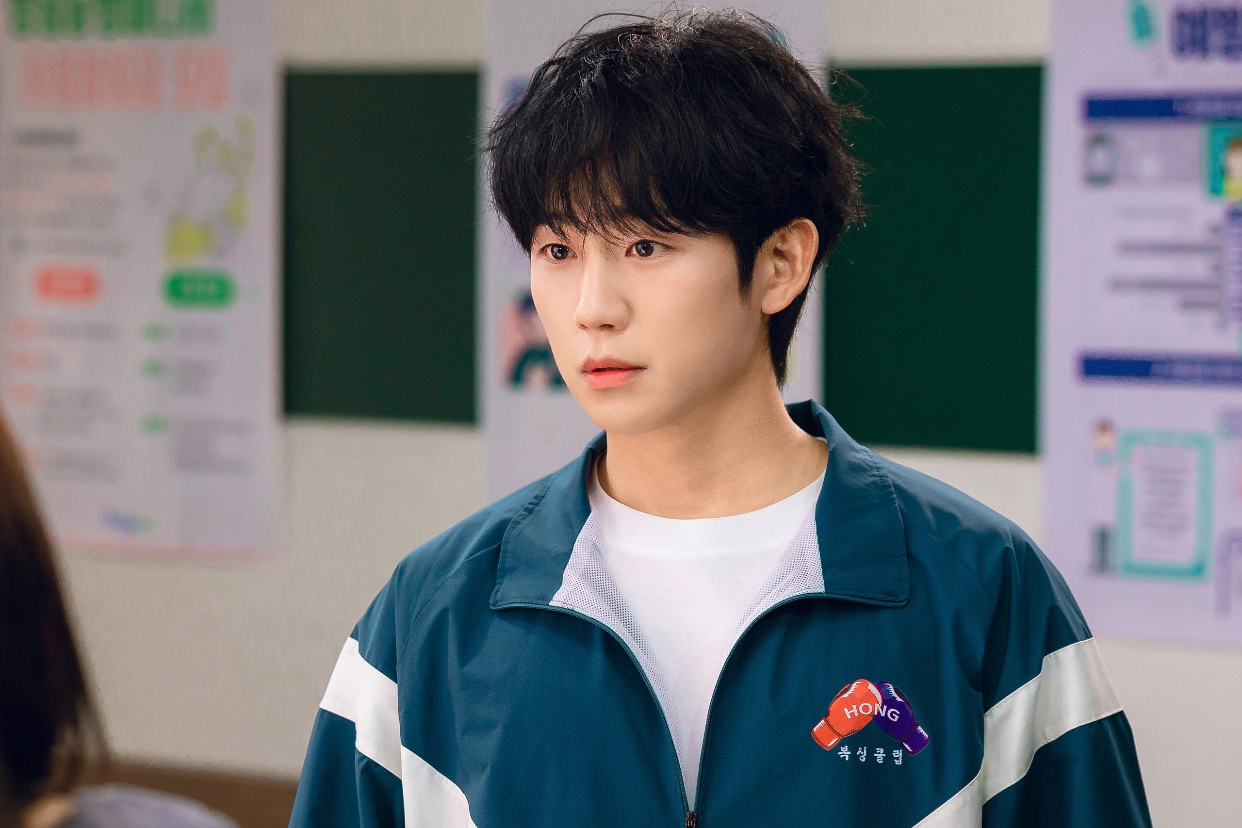 Phong cách 'em trai quốc dân' Jung Hae In - Ảnh 1.
