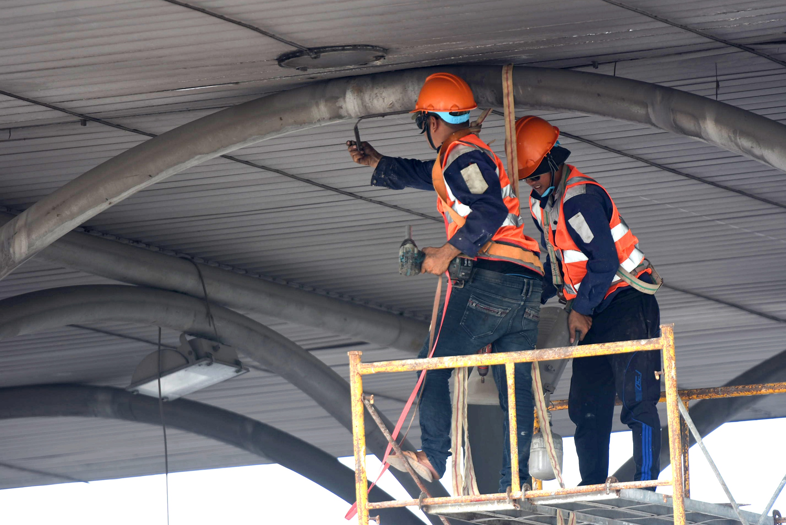 Bắt đầu tháo dỡ trạm thu phí cầu Đồng Nai, cửa ngõ phía Đông TP.HCM - Ảnh 6.