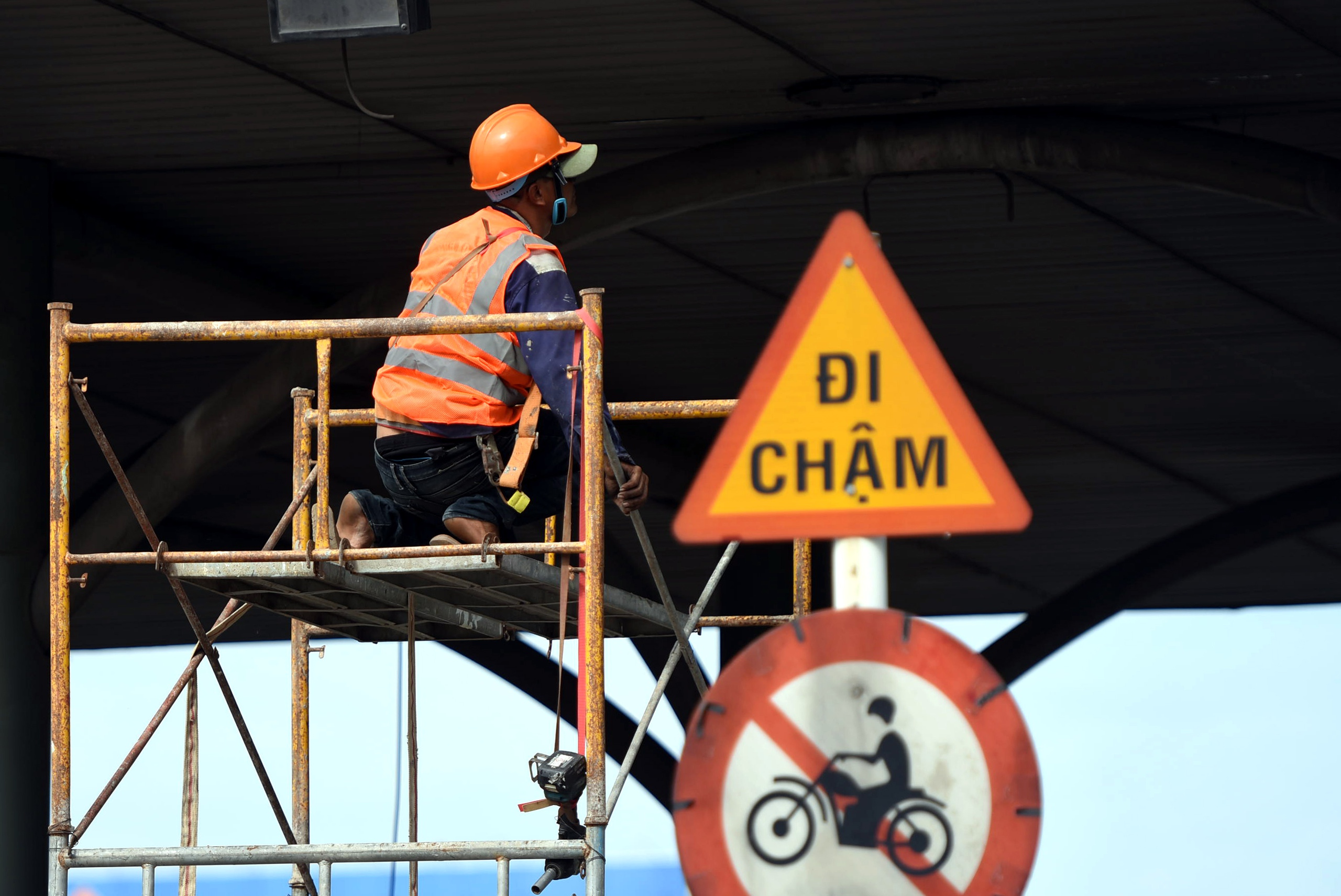 Bắt đầu tháo dỡ trạm thu phí cầu Đồng Nai, cửa ngõ phía Đông TP.HCM - Ảnh 7.