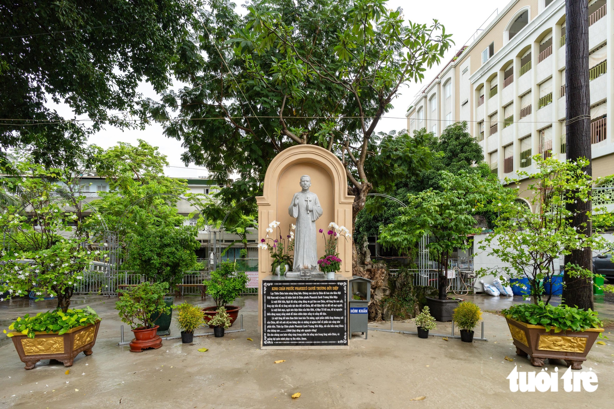 Ngỡ ngàng nhà thờ Tân Hòa mang dáng đình làng Việt - Ảnh 16.