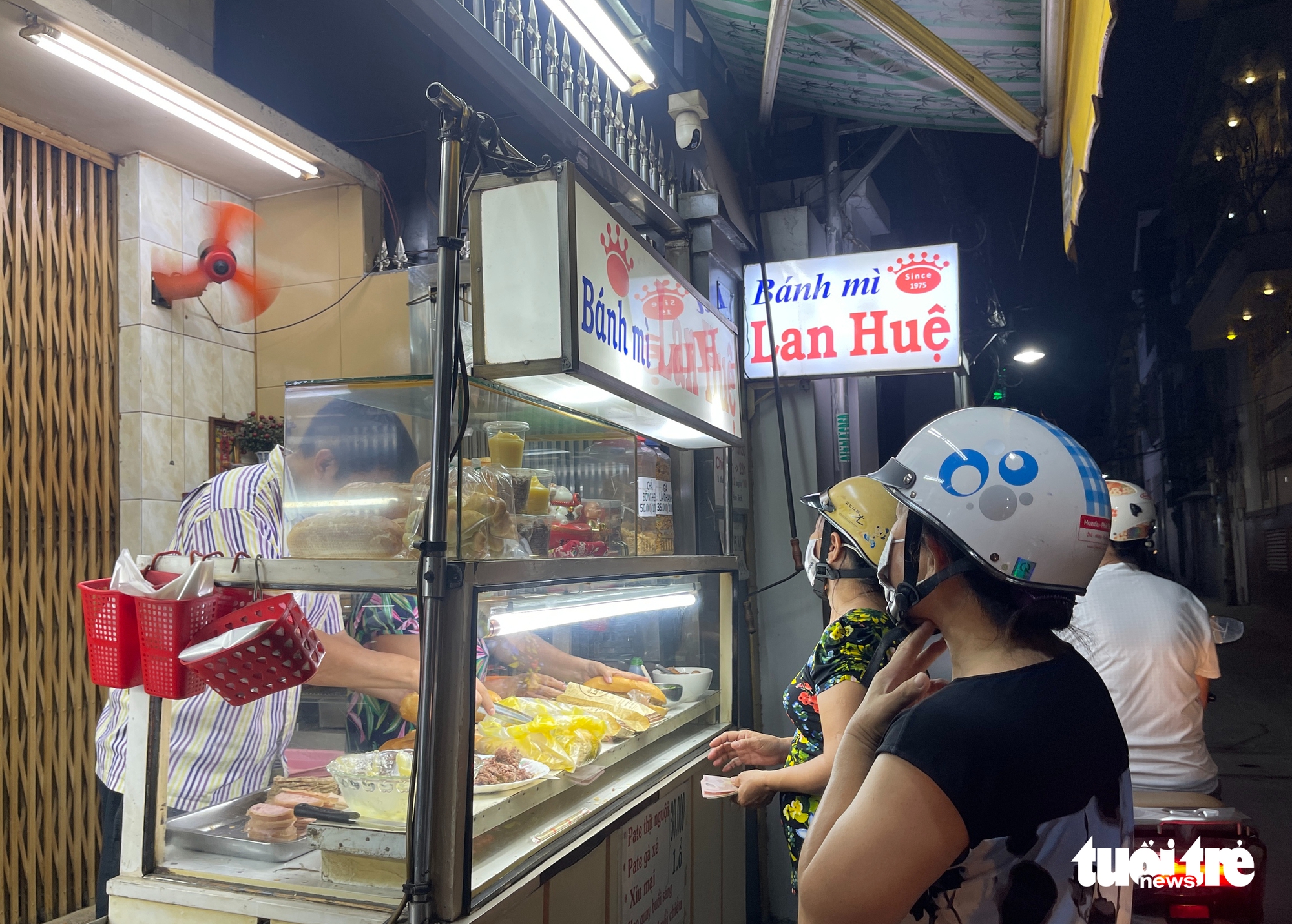Banh Mi vs. Burger: Which is better? - Ảnh 7.