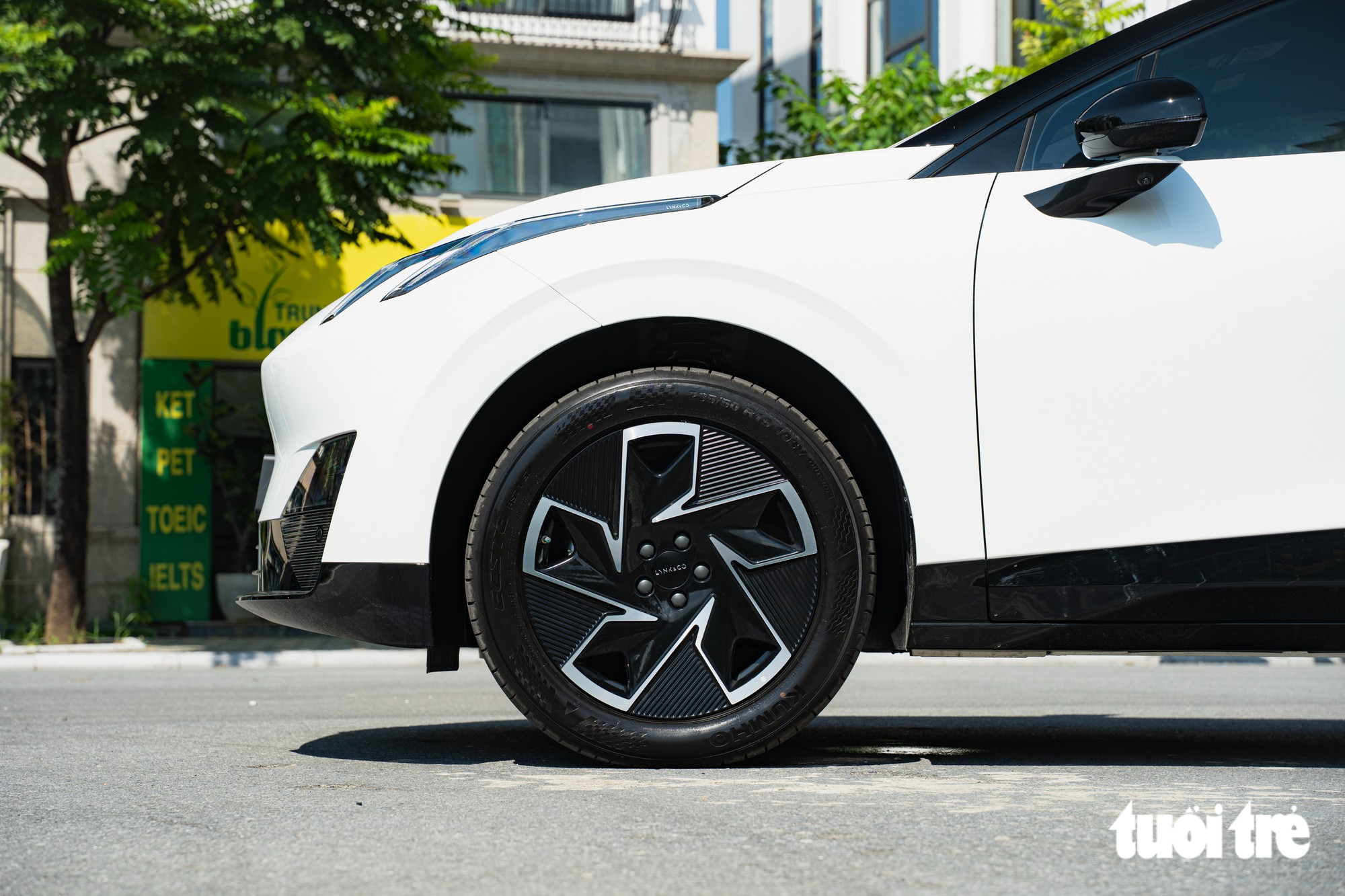 Xe điện Lynk & Co 02 ra mắt Việt Nam: Giá từ 818 triệu đồng, chạy 435km/sạc - Ảnh 5.