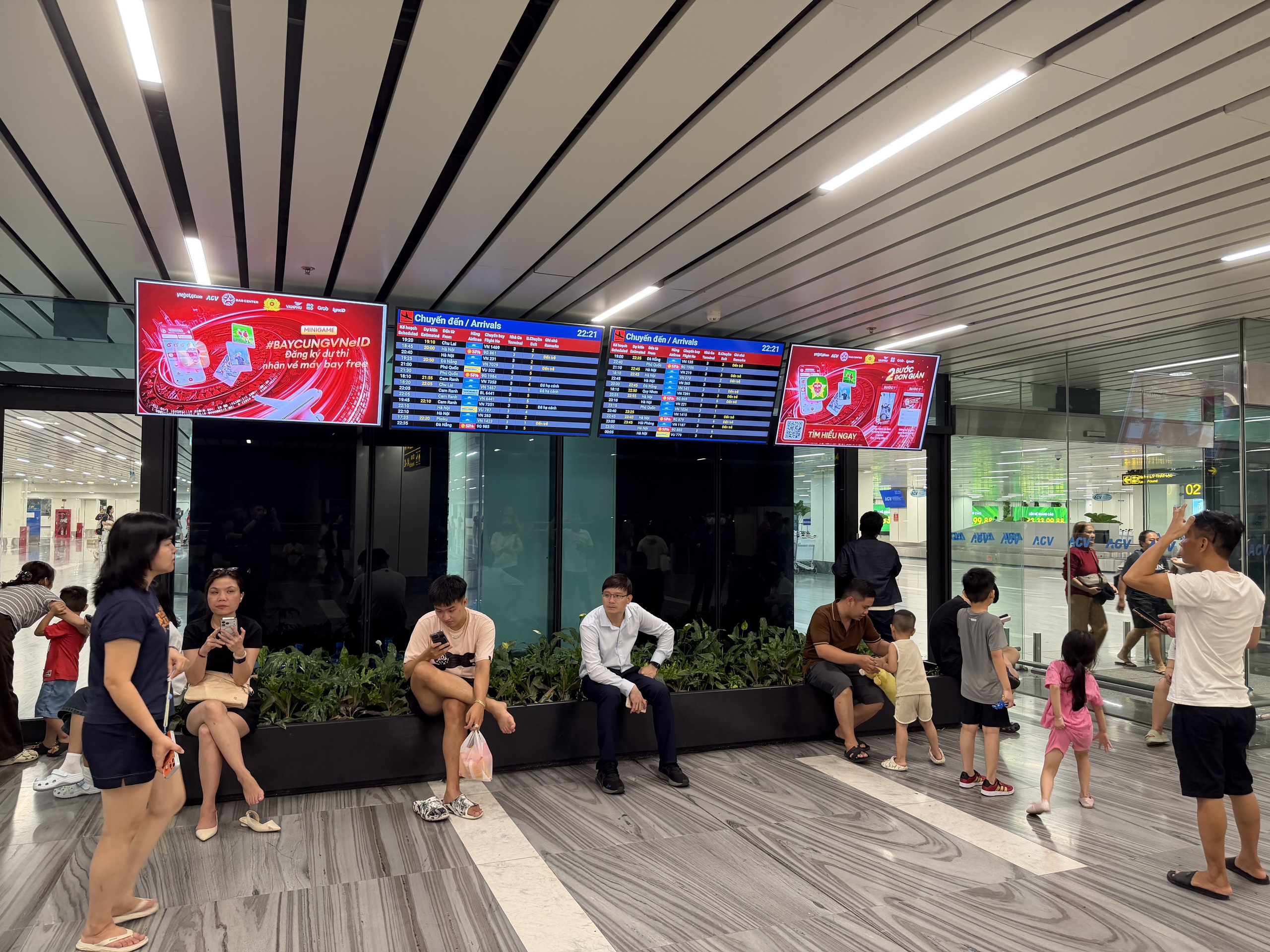 Hậu trường hai lần dừng cất, hạ cánh drone xâm nhập sân bay Tân Sơn Nhất - Ảnh 2.