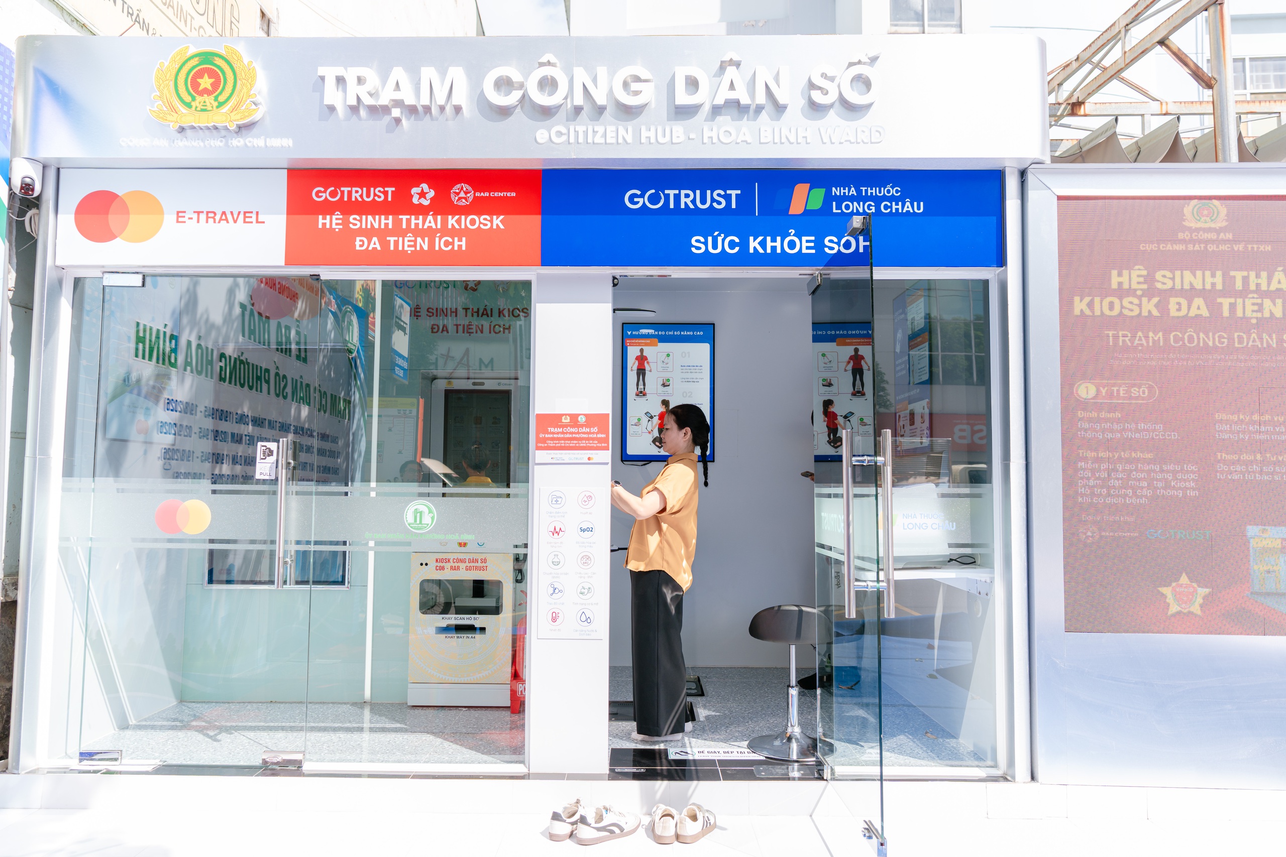 Hướng tới kỷ niệm 81 năm Quốc khánh 2/9, TP.HCM khánh thành loạt Trạm Công dân số phục vụ người dân - Ảnh 7.