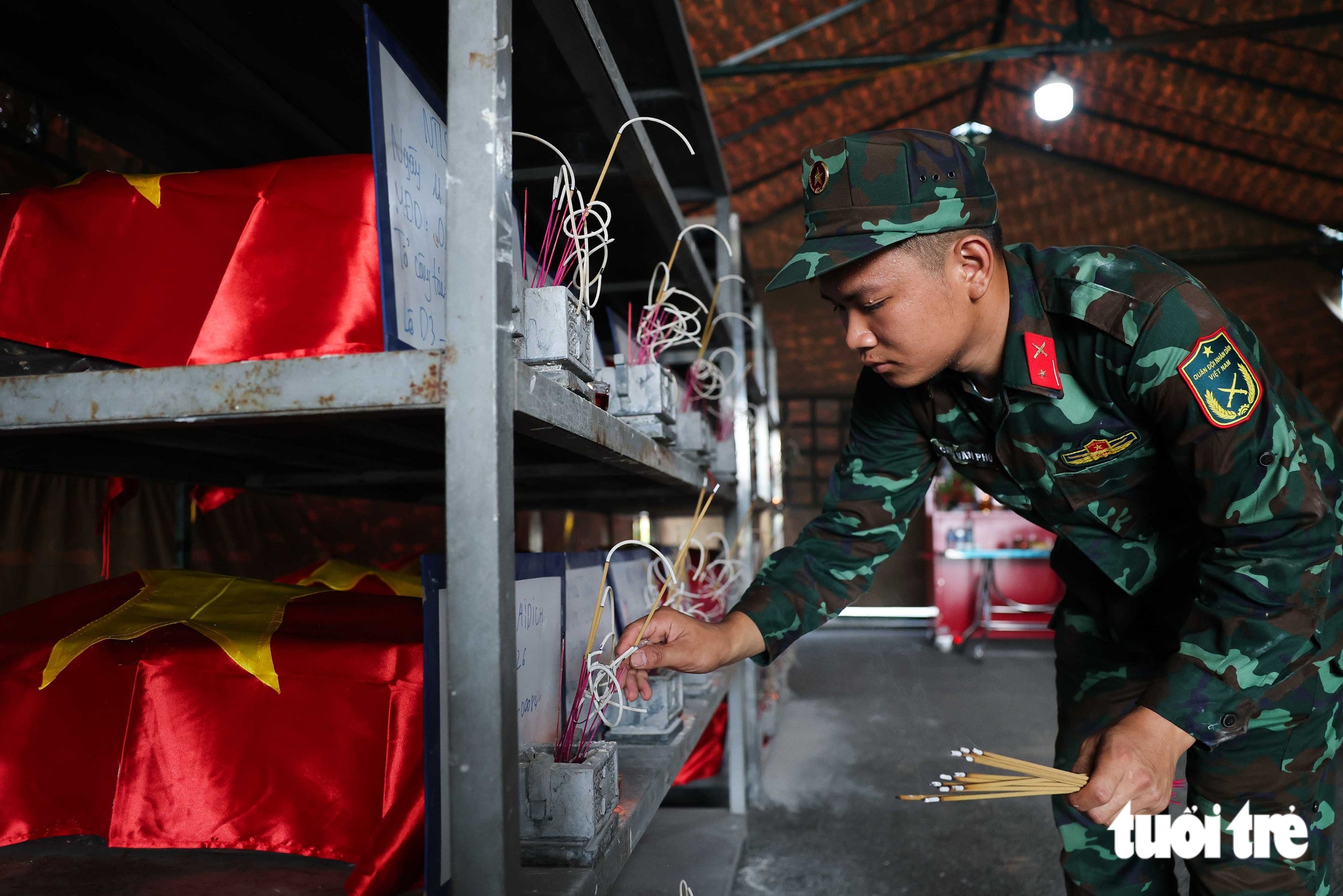 Khai quật tìm danh tính 469 Liệt sĩ chống Pháp sau 70 năm tại Nghĩa trang Mai Dịch - Ảnh 18.
